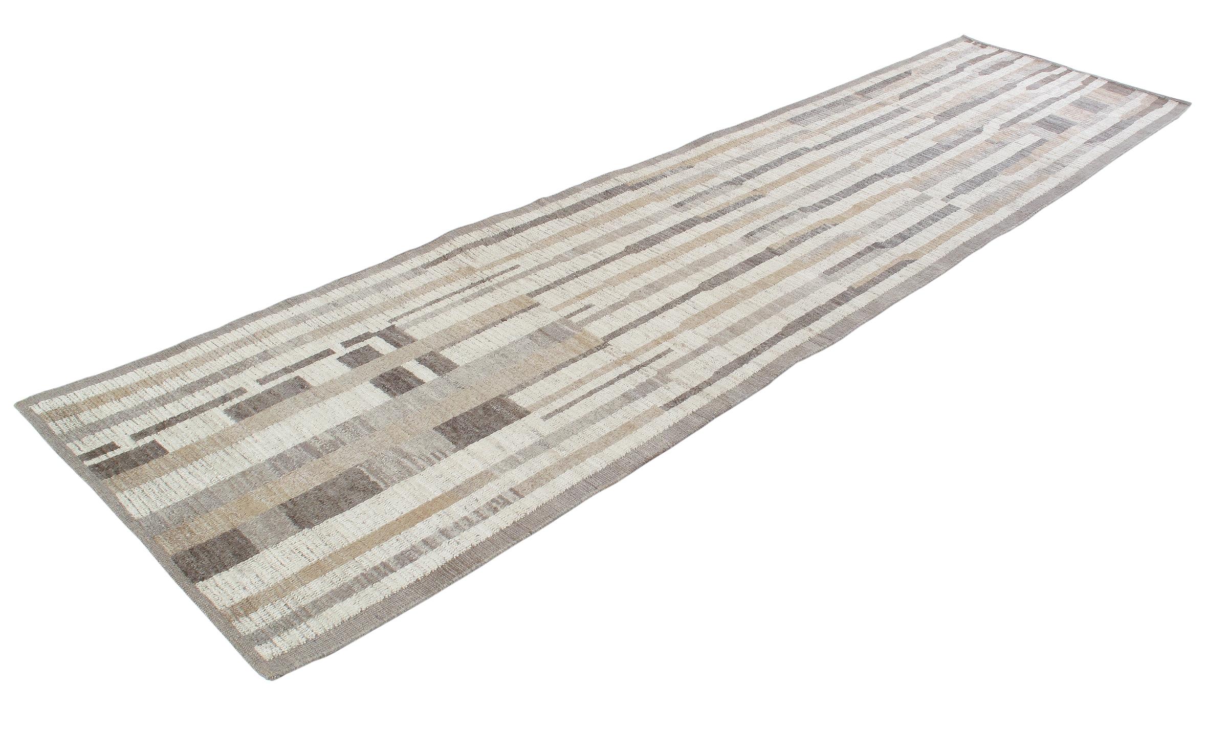 Contemporary Tribal Style Läufer in natürlichen Farbtönen (Handgeknüpft) im Angebot