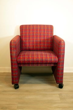 Contemporary TriMark Tulip Set of 4 Club Chairs on Casters, 1980s