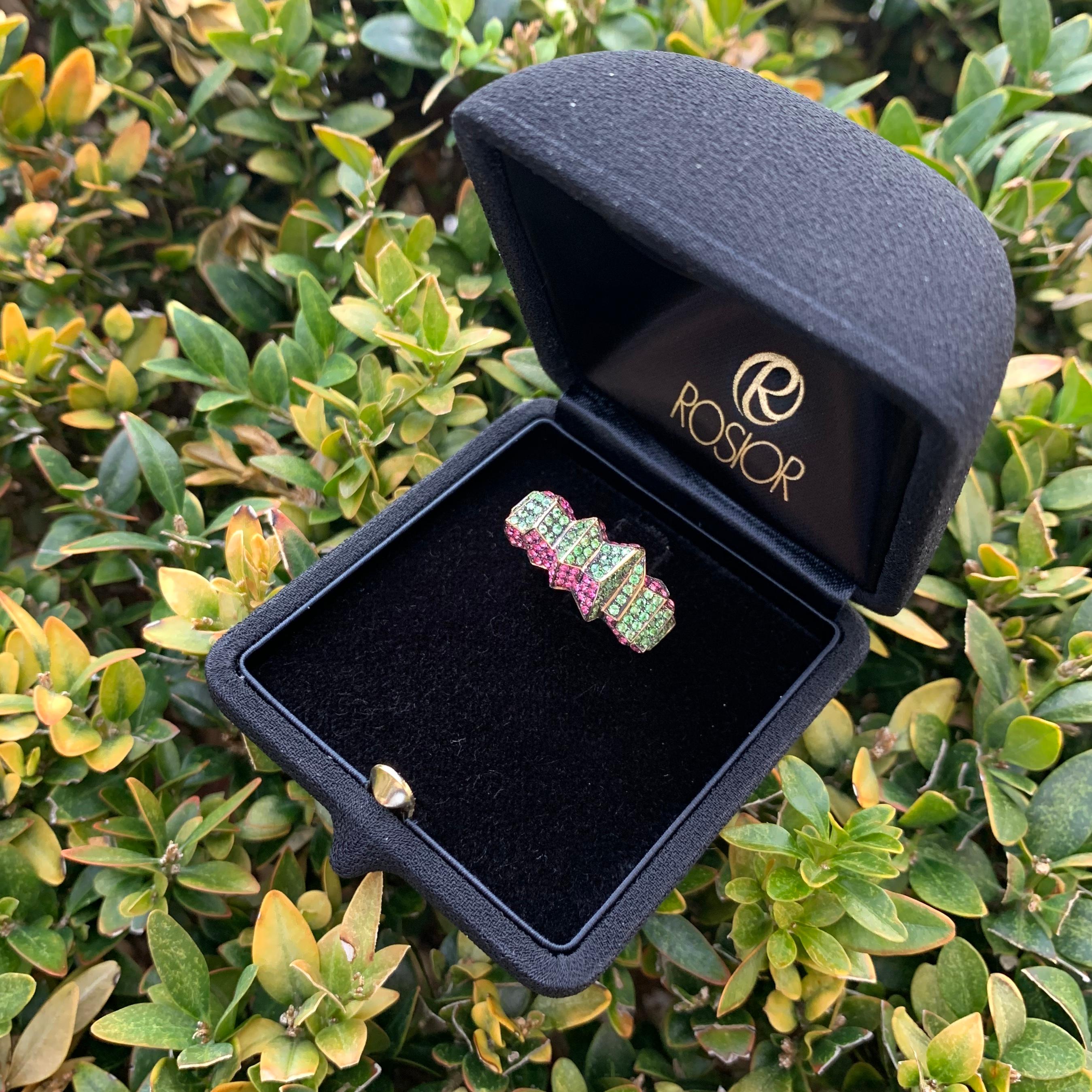 Round Cut Rosior one-off Tsavorite and Pink Sapphire Yellow Gold Cocktail Ring