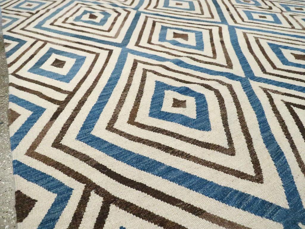 Contemporary Turkish Flatweave Kilim Large Room Size Carpet In Cream and Blue In New Condition In New York, NY