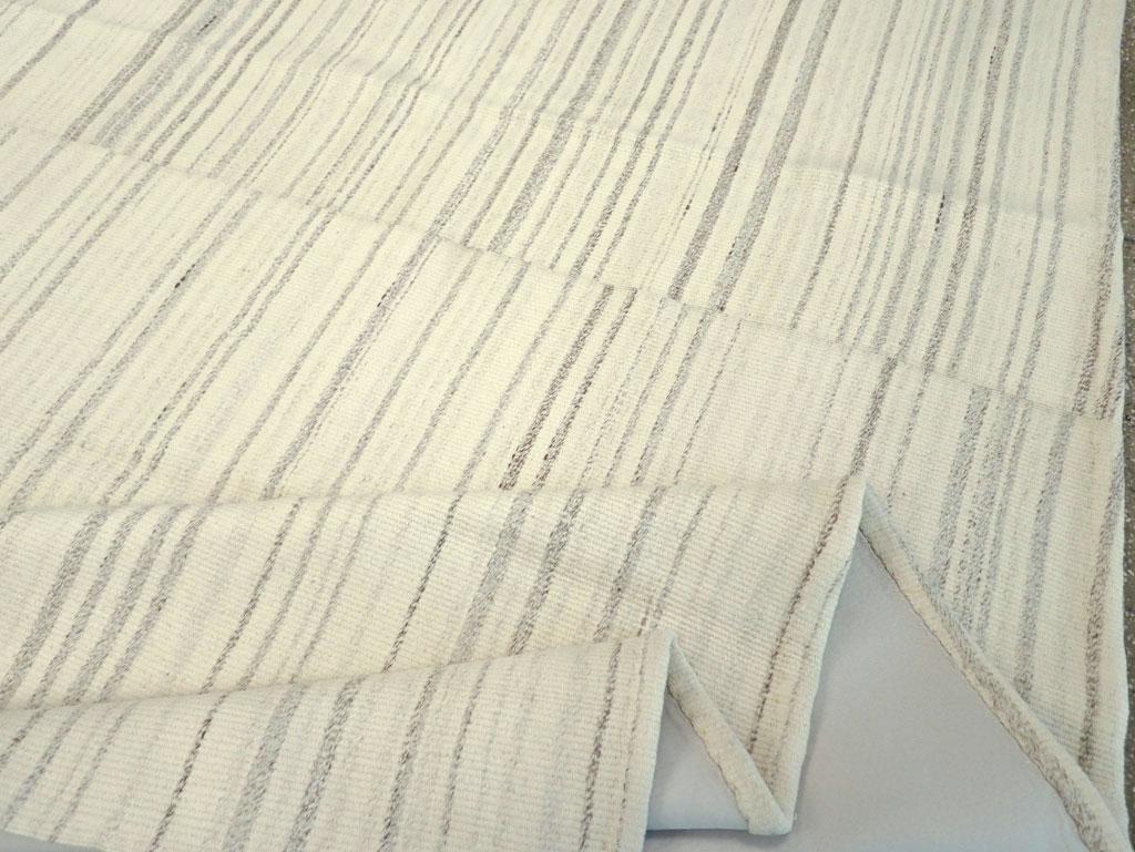 Contemporary Turkish Flatweave Kilim Room Size Carpet in Beige For Sale 3