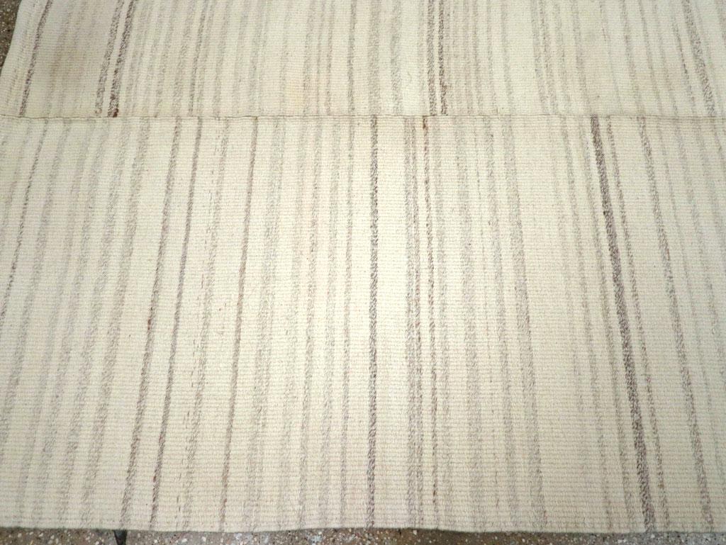 Contemporary Turkish Flatweave Kilim Small Room Size Carpet in Beige For Sale 1