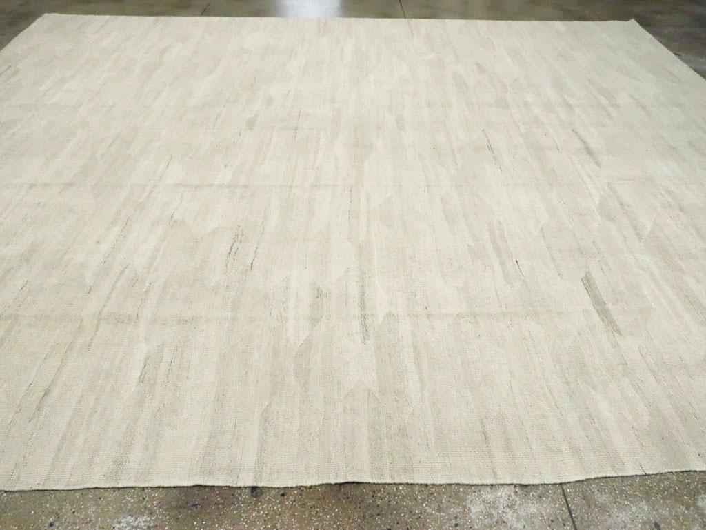 Contemporary Turkish Flatweave Large Carpet in Beige White For Sale 1