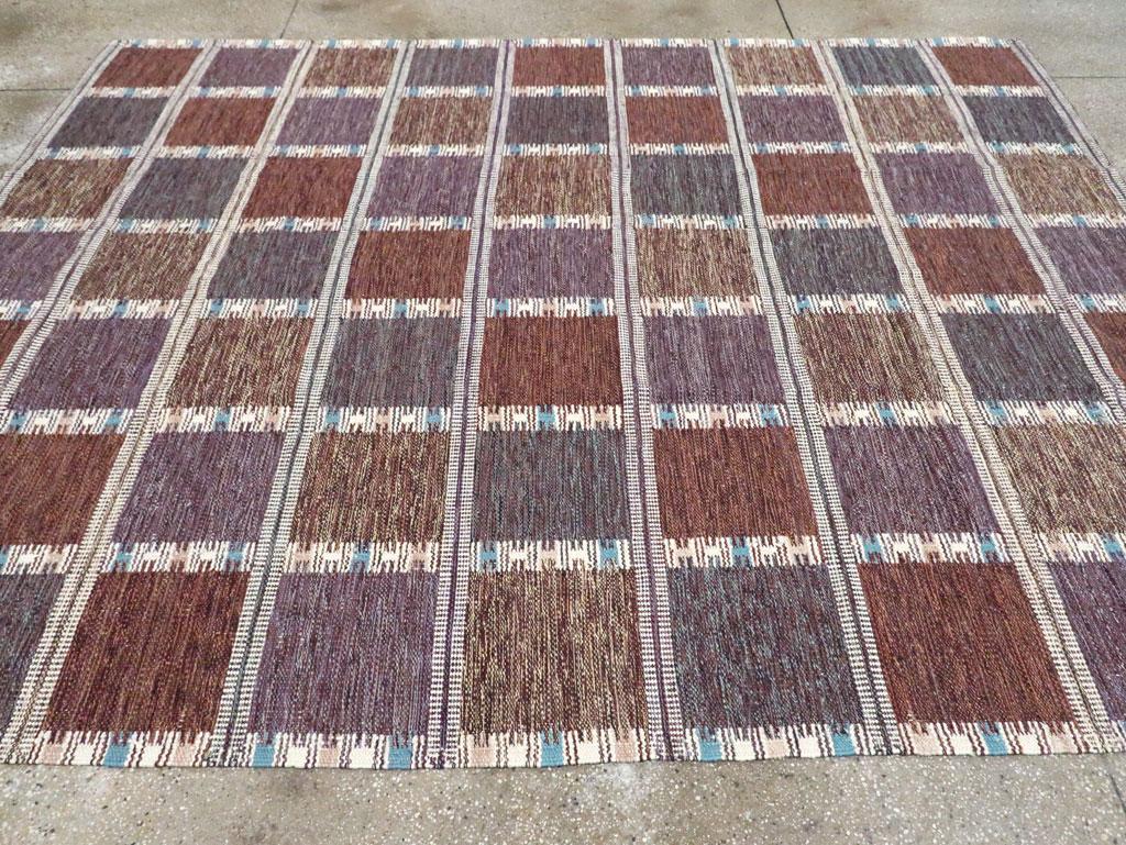 Contemporary Turkish Flat-Weave Room Size Carpet Inspired by Swedish Kilims im Zustand „Neu“ im Angebot in New York, NY