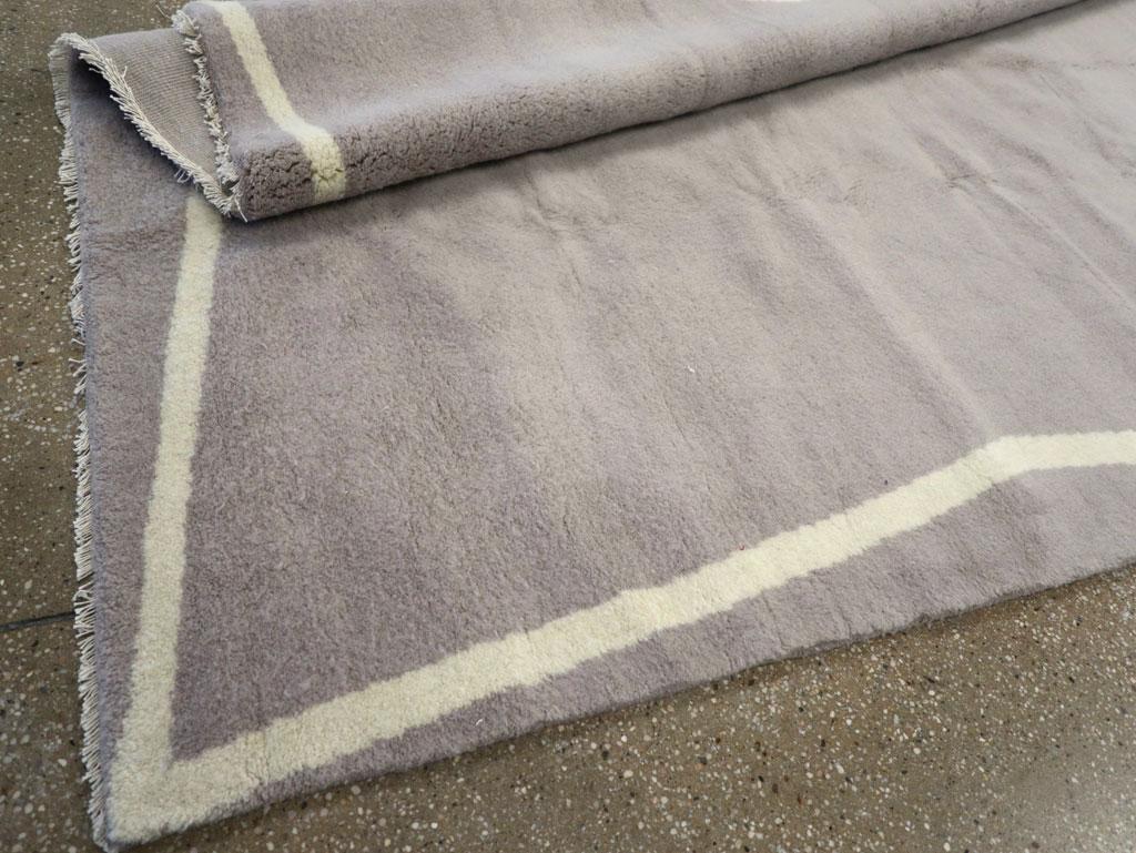 Der Contemporary Turkish Gallery Carpet im Stil von Larry Zox (Wolle) im Angebot
