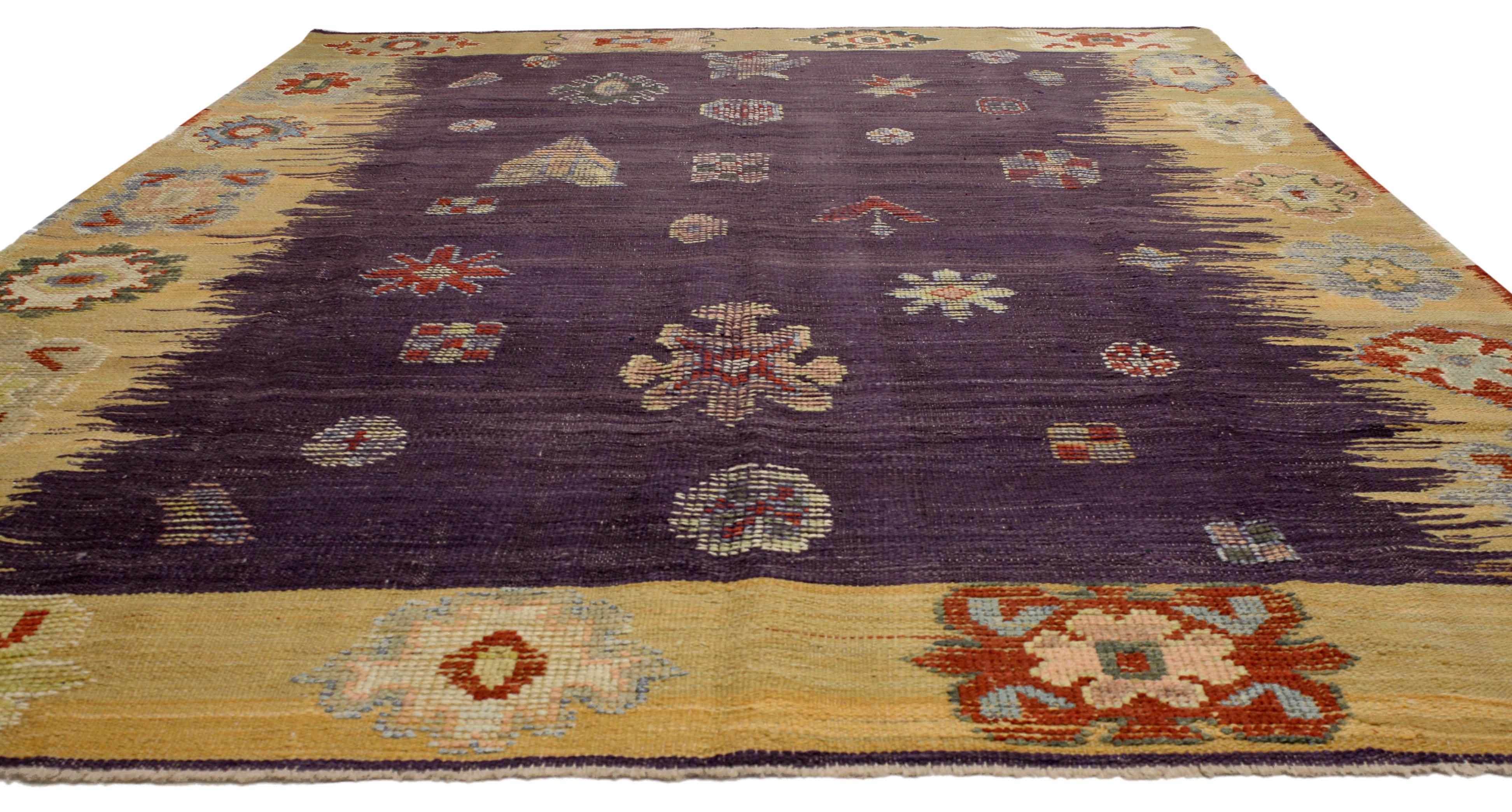 Contemporary Turkish Kilim Rug with Tribal Style In Excellent Condition For Sale In Dallas, TX