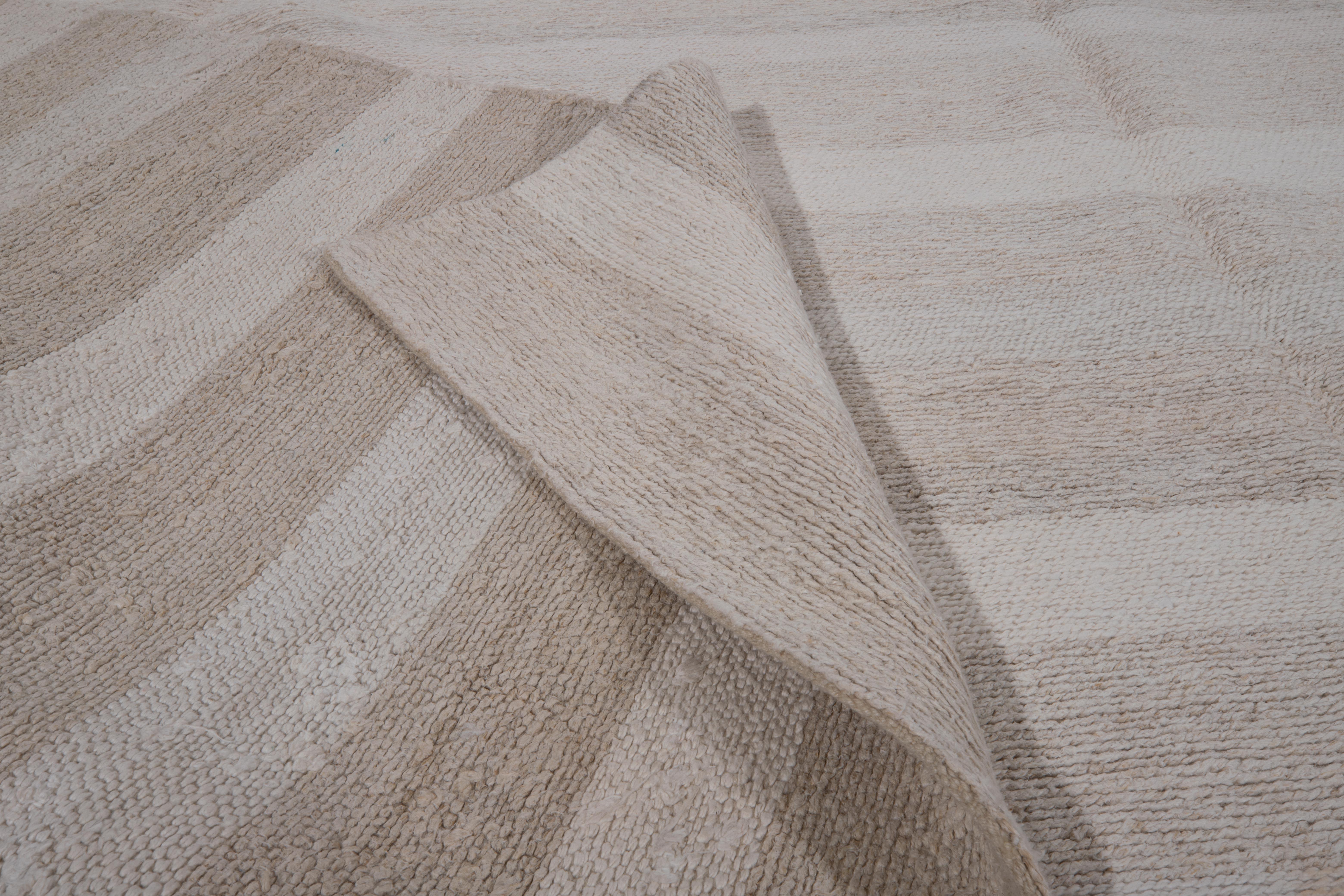 Contemporary Turkish Large Sumak Rug Made with Recycled Hemp For Sale 7