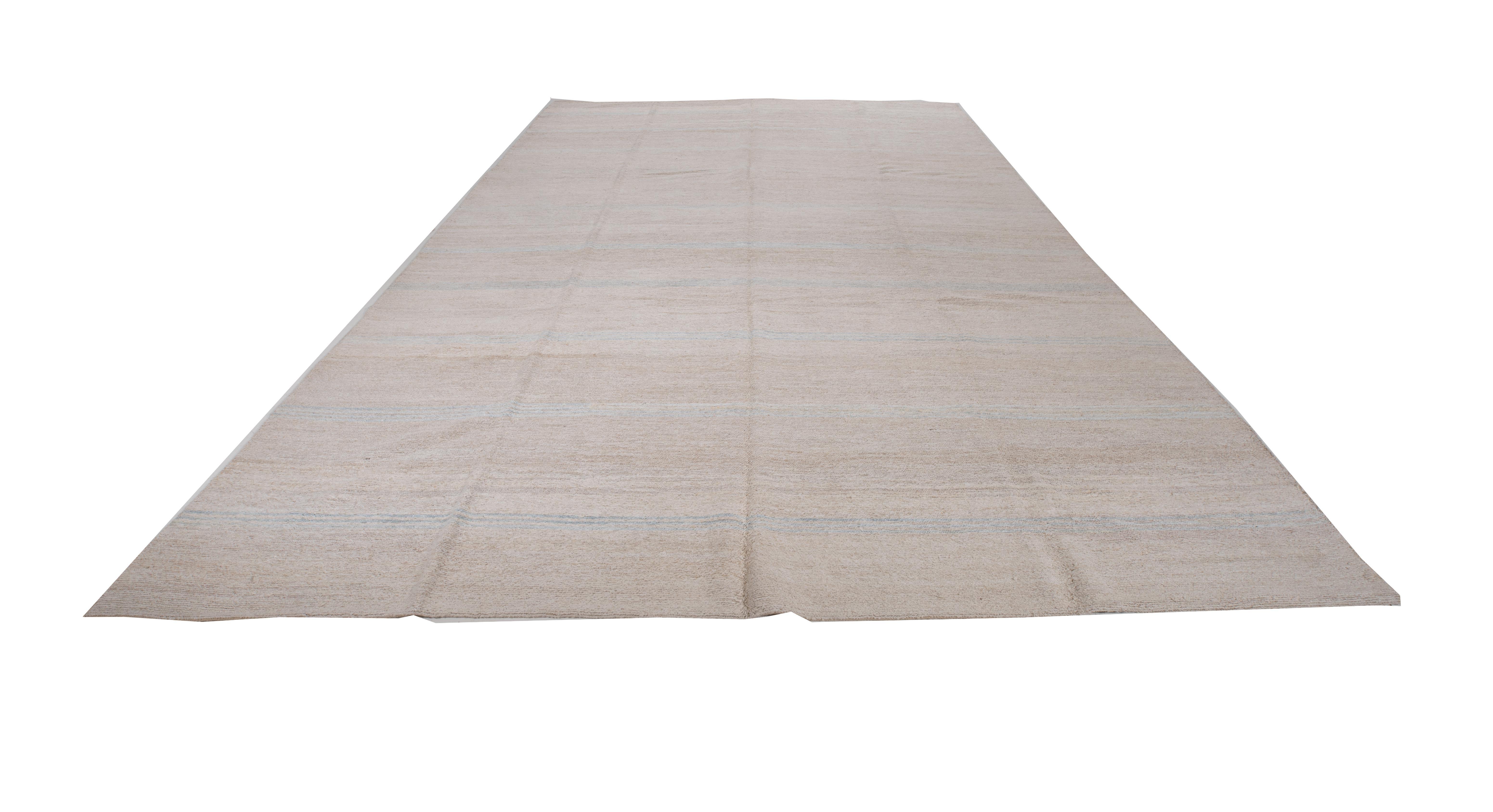 Contemporary Turkish Large Sumak Rug Made with Recycled Hemp In Good Condition In Istanbul, TR