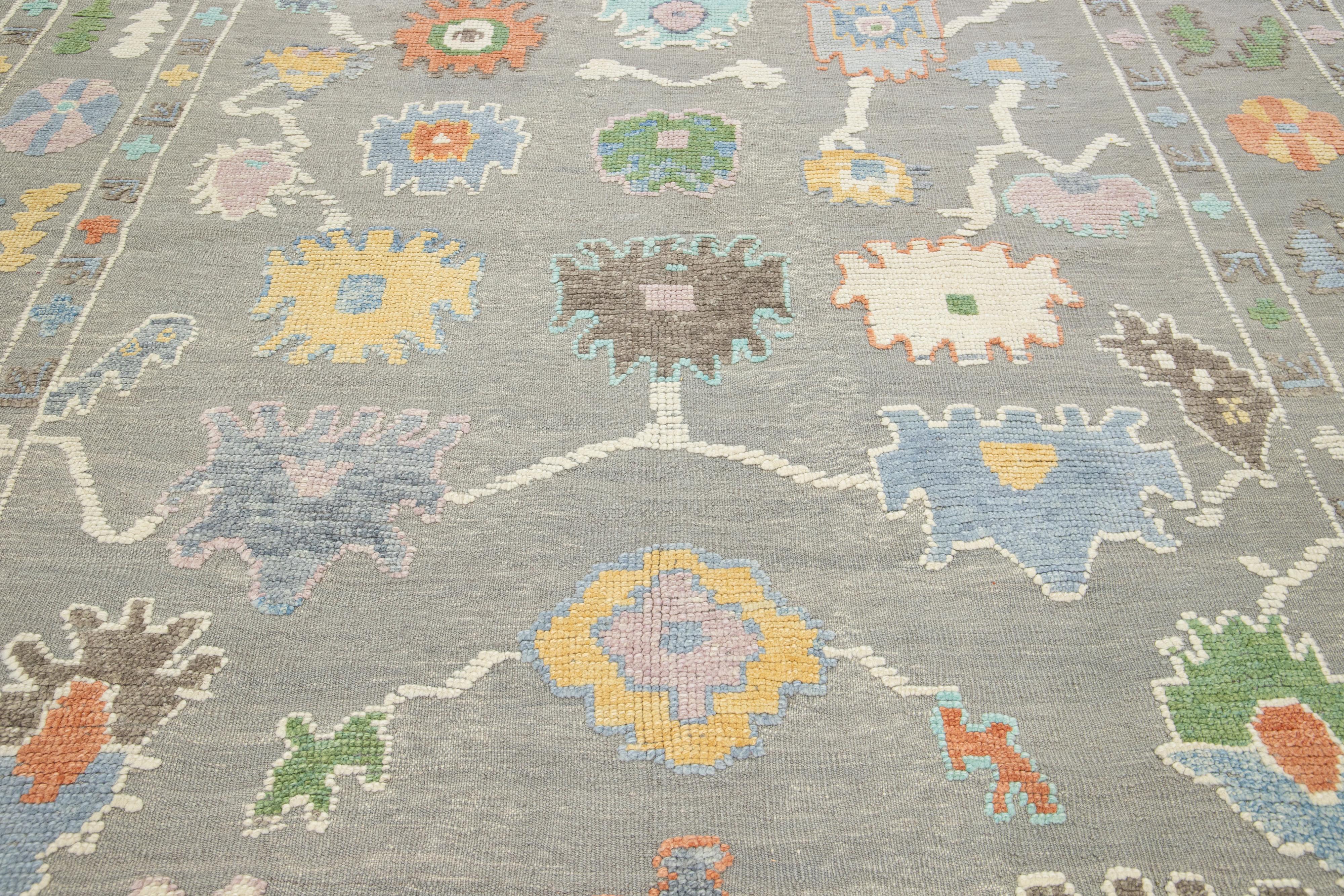 Contemporary Turkish Oushak Floral Wool Rug Handmade In Light Gray Color For Sale 4