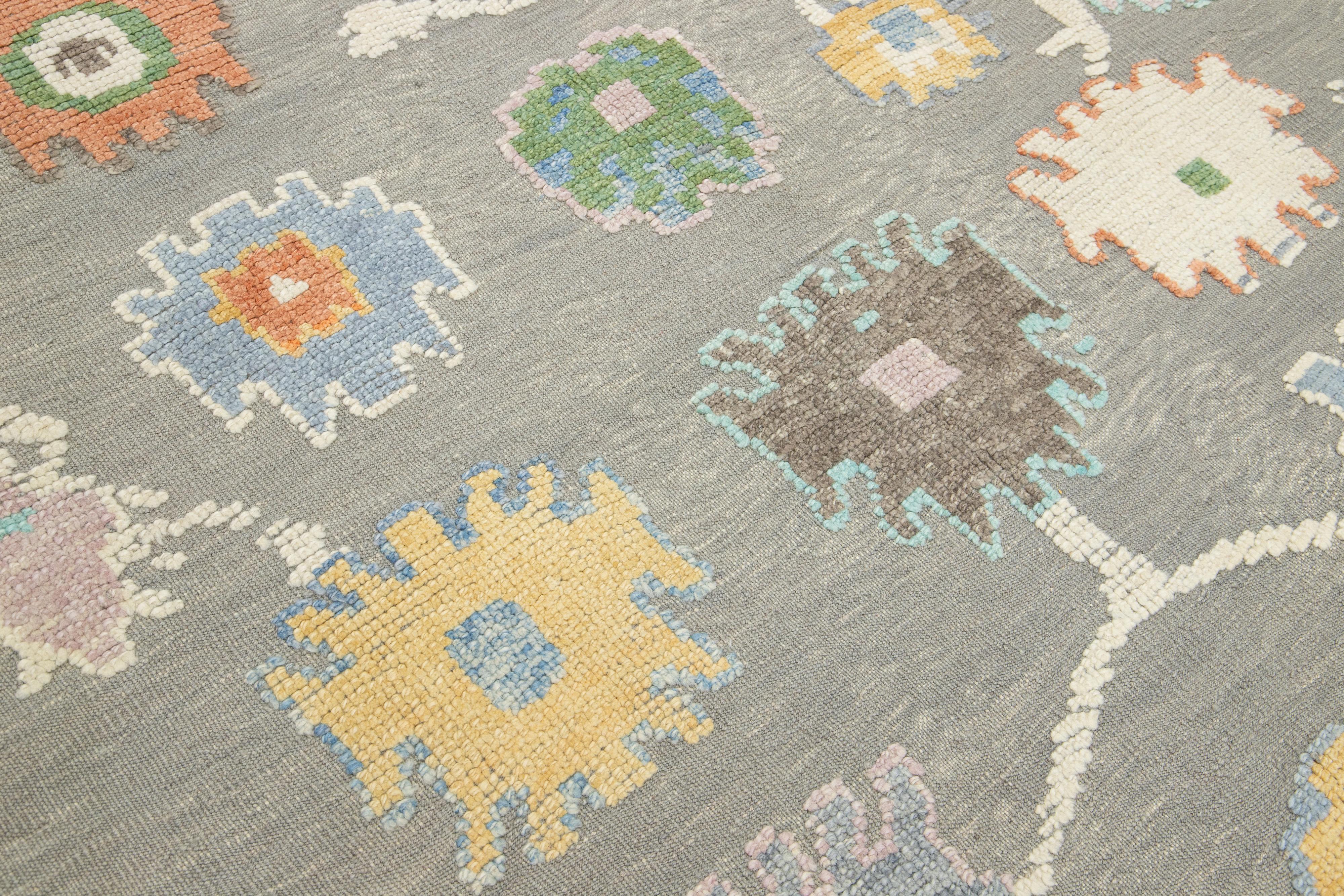 Contemporary Turkish Oushak Floral Wool Rug Handmade In Light Gray Color For Sale 5
