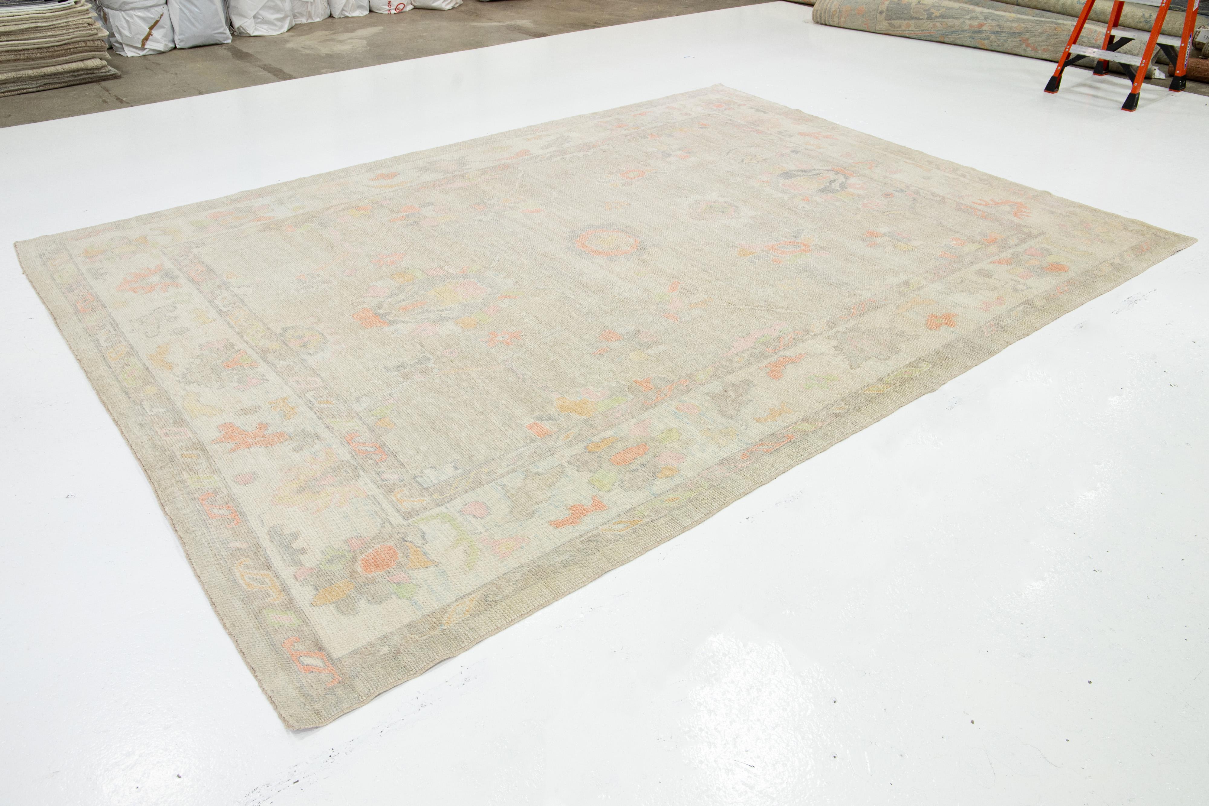 Contemporary Turkish Oushak Floral Wool Rug In Beige For Sale 1