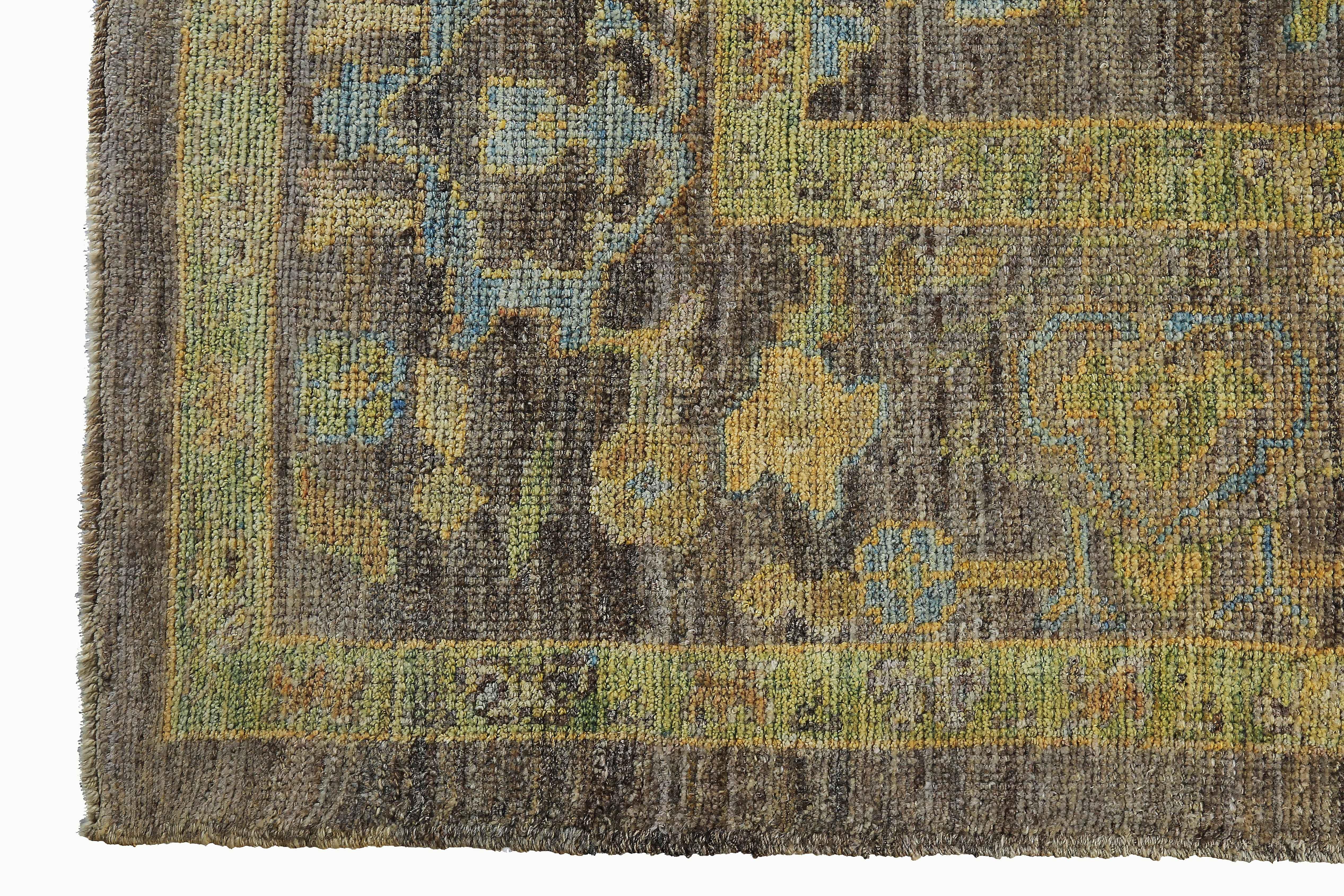 Alfombra turca contemporánea Oushak marrón con motivos florales azules y dorados en Nuevo estado para la venta en Dallas, TX