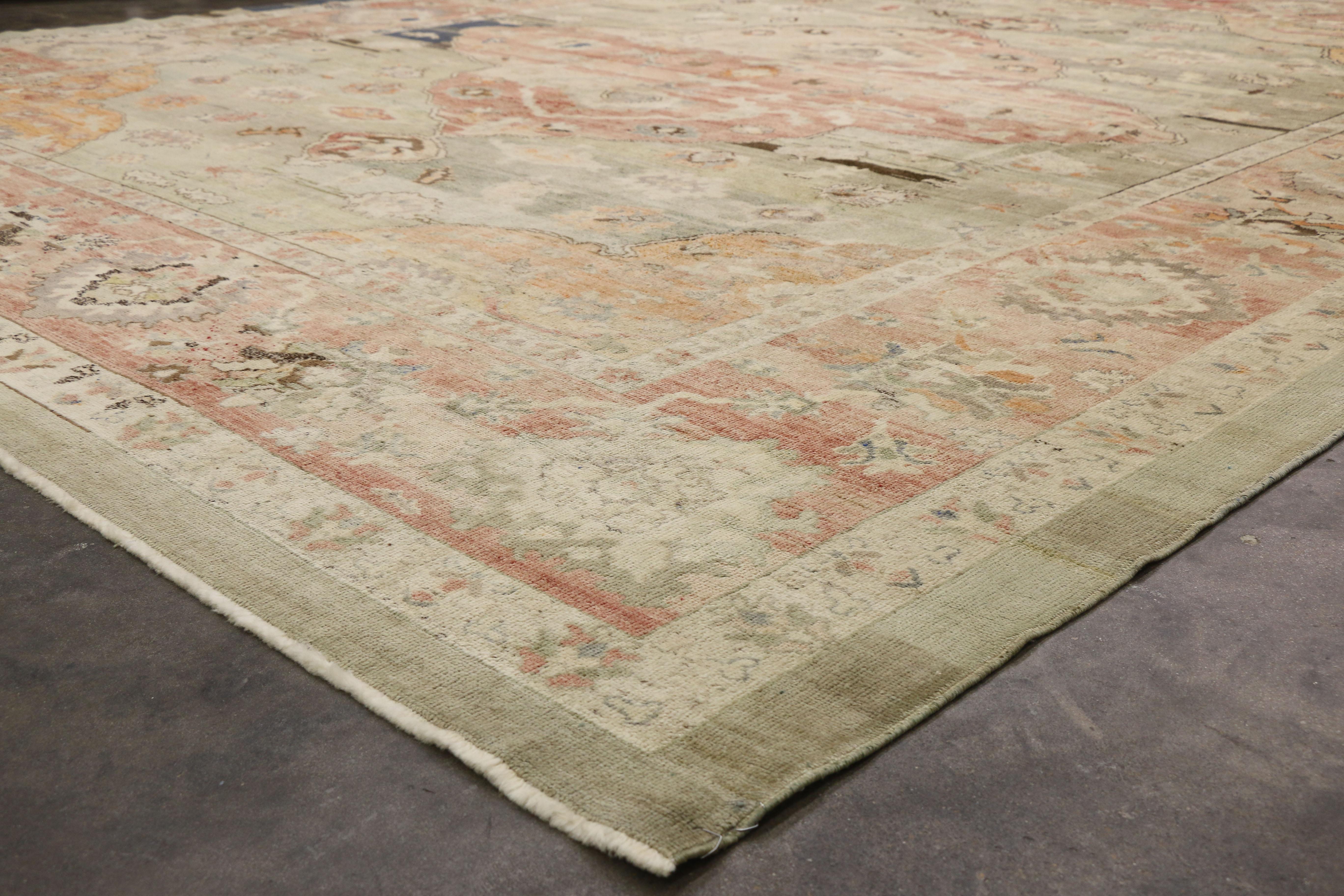 Alfombra turca moderna Oushak, la elegancia contemporánea se une al diseño biofílico Siglo XXI y contemporáneo en venta
