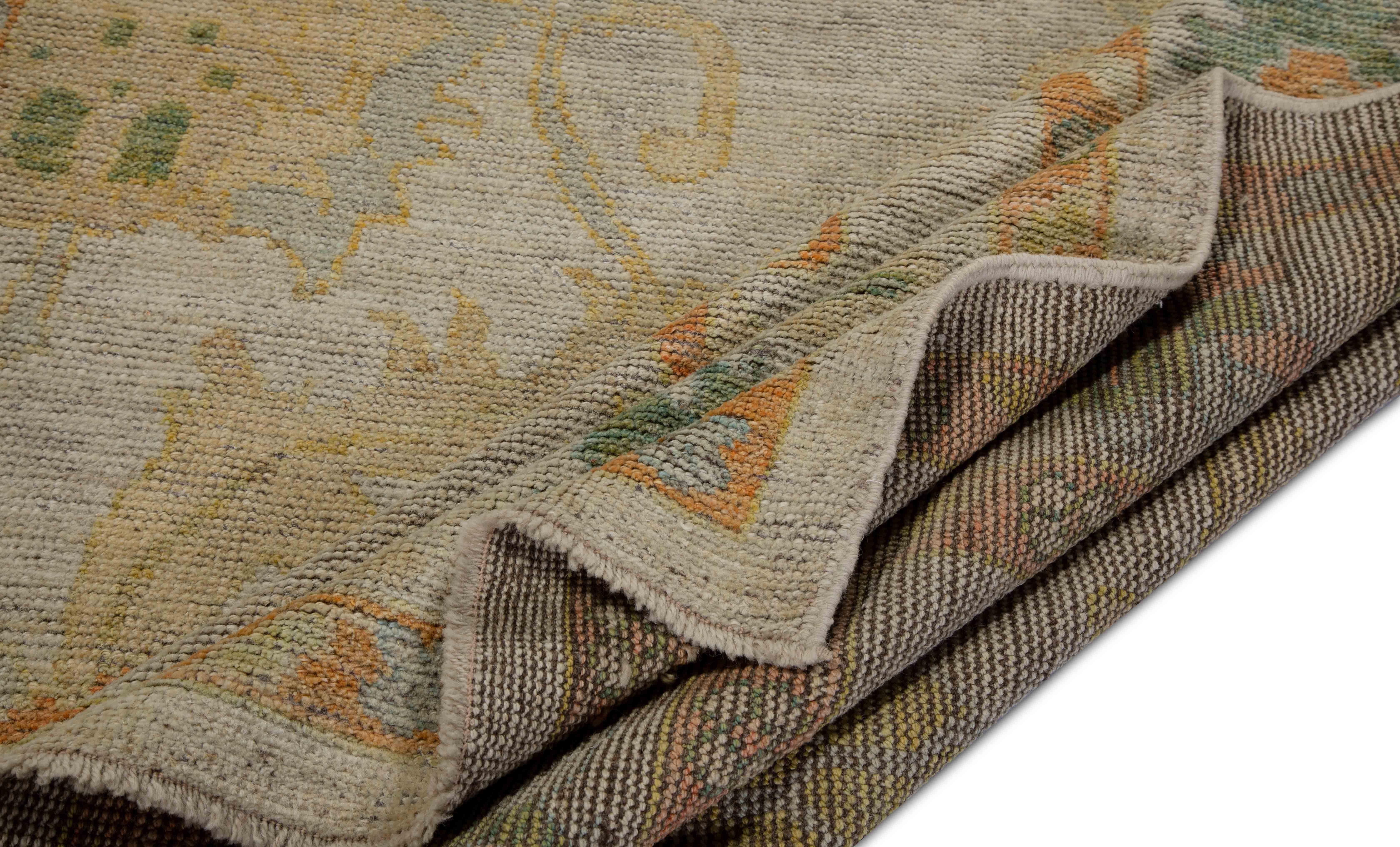 Alfombra turca contemporánea Oushak con diseño floral verde y naranja siglo XX en venta