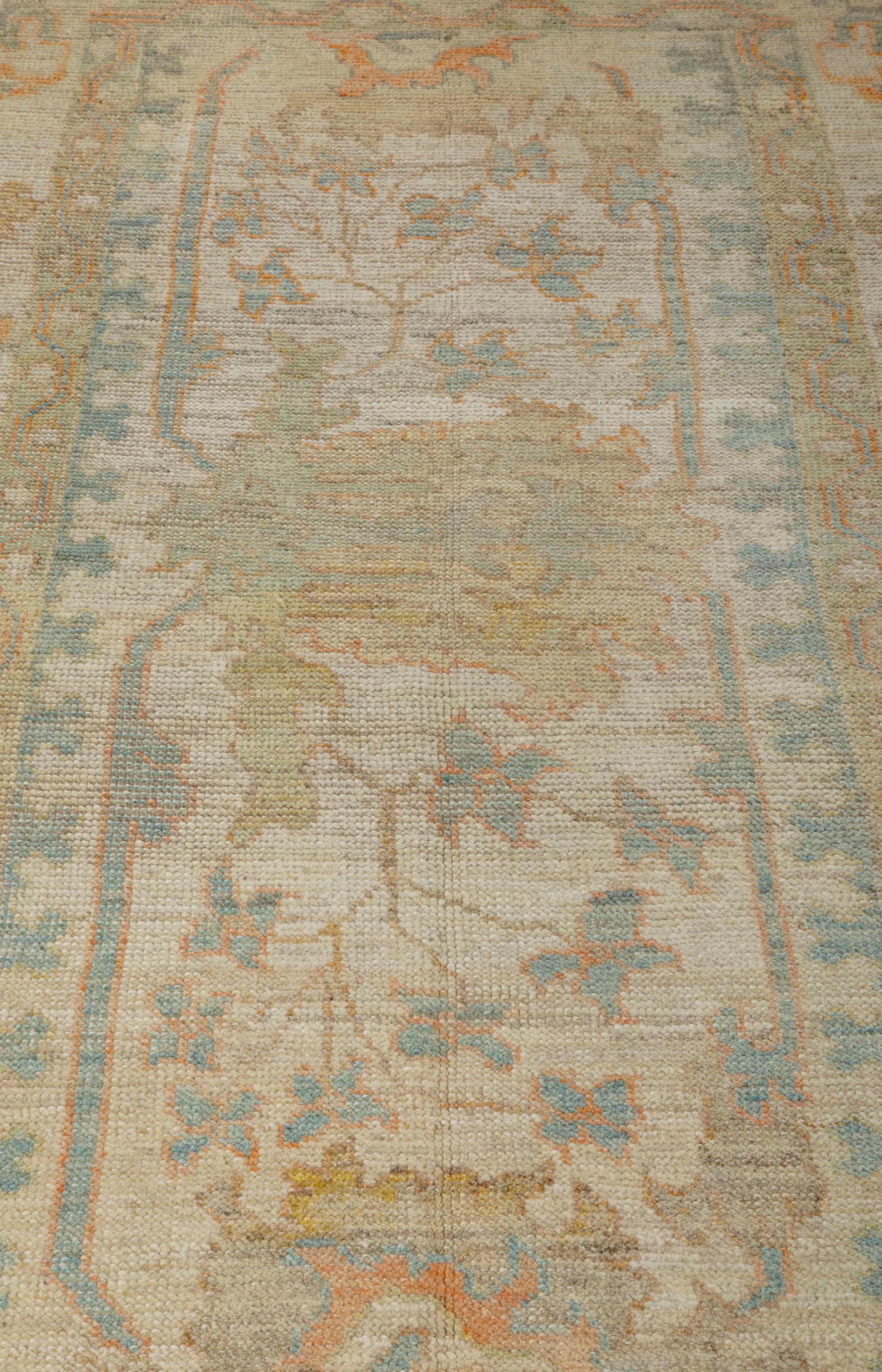 Contemporary Turkish Oushak Rug with Large Flower Head on Center Field In New Condition For Sale In Dallas, TX