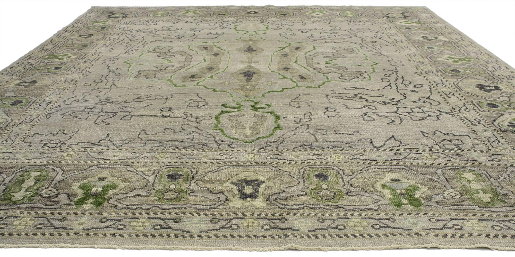 52237, tapis turc contemporain Oushak au style moderne. Servez l'élégance et la sophistication avec ce tapis turc contemporain Oushak au style moderne. Le tapis Oushak présente un motif abstrait de vigne entouré d'une bordure complémentaire. Rendu
