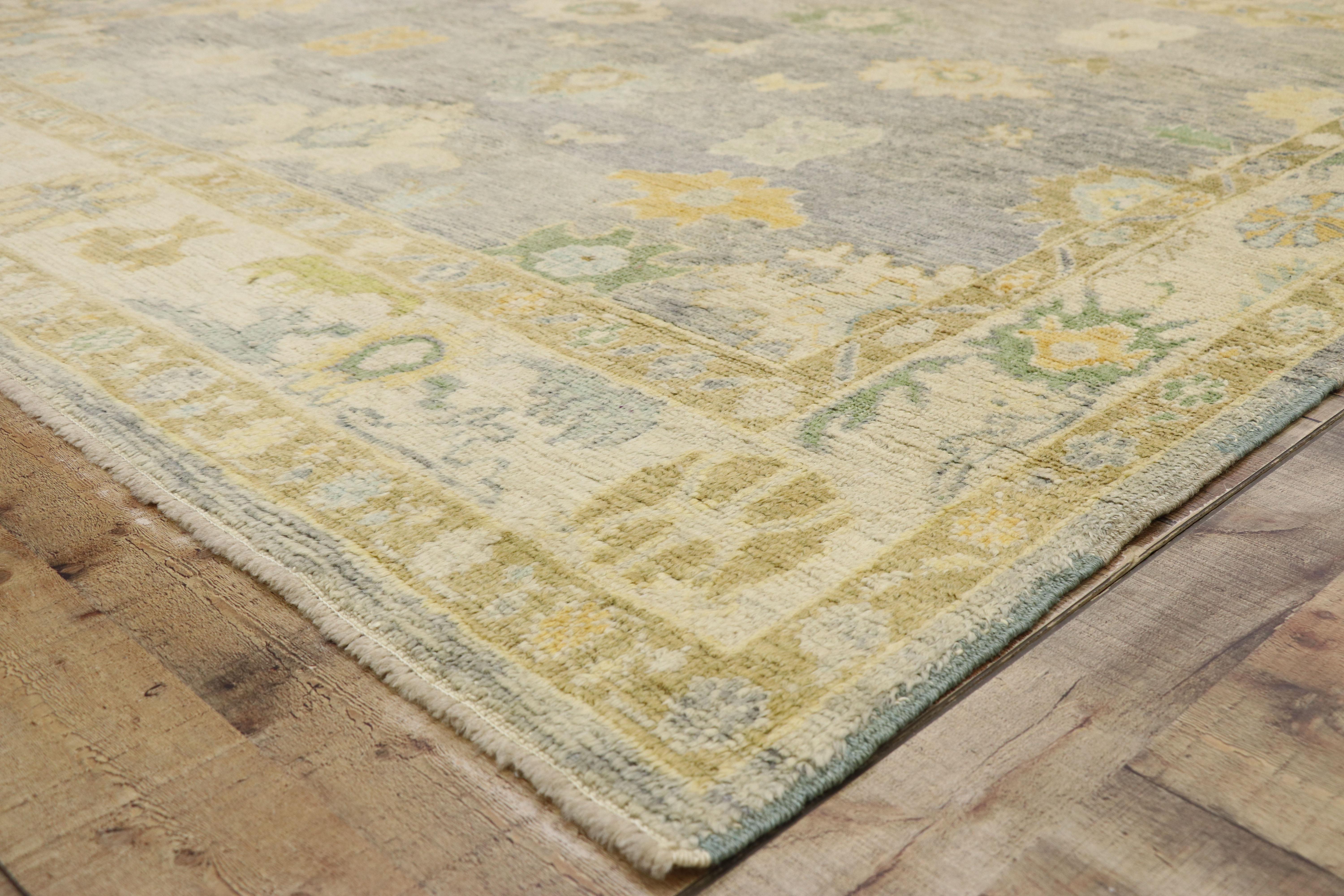 Neue bunte zeitgenössische türkische Oushak-Teppich, 07'10 x 08'00 (21. Jahrhundert und zeitgenössisch) im Angebot