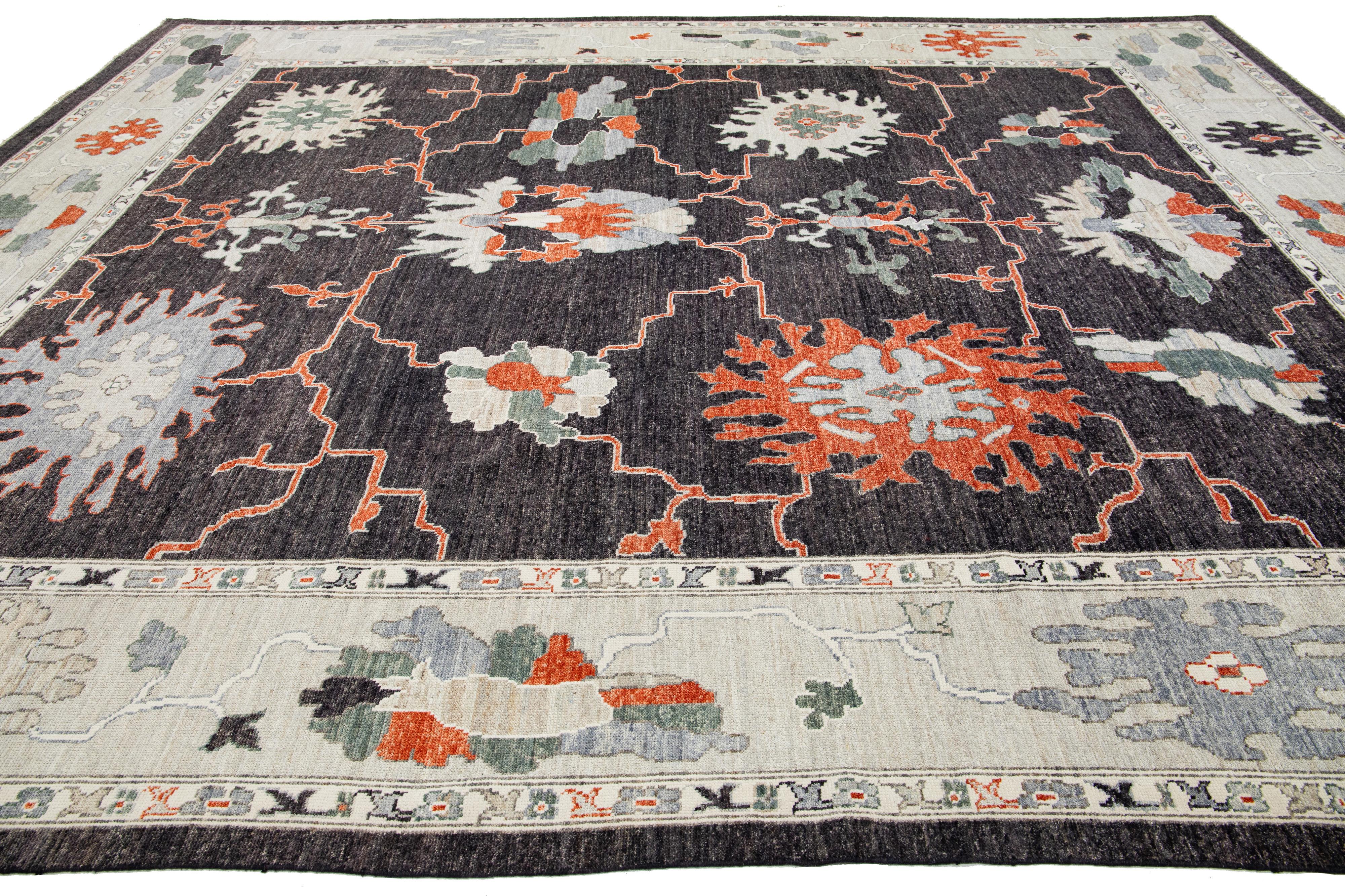 Contemporary Turkish Oushak Wool Rug In Charcoal Color With Artwork Pattern im Zustand „Neu“ im Angebot in Norwalk, CT