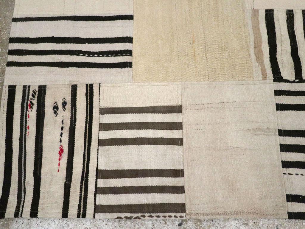 Contemporary Turkish Patchwork Style Flatweave Accent Rug in Cream & Black In New Condition For Sale In New York, NY