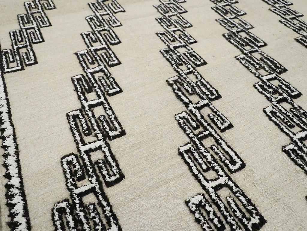 Contemporary Turkish Room Size Carpet in Black, White, & Beige In New Condition For Sale In New York, NY