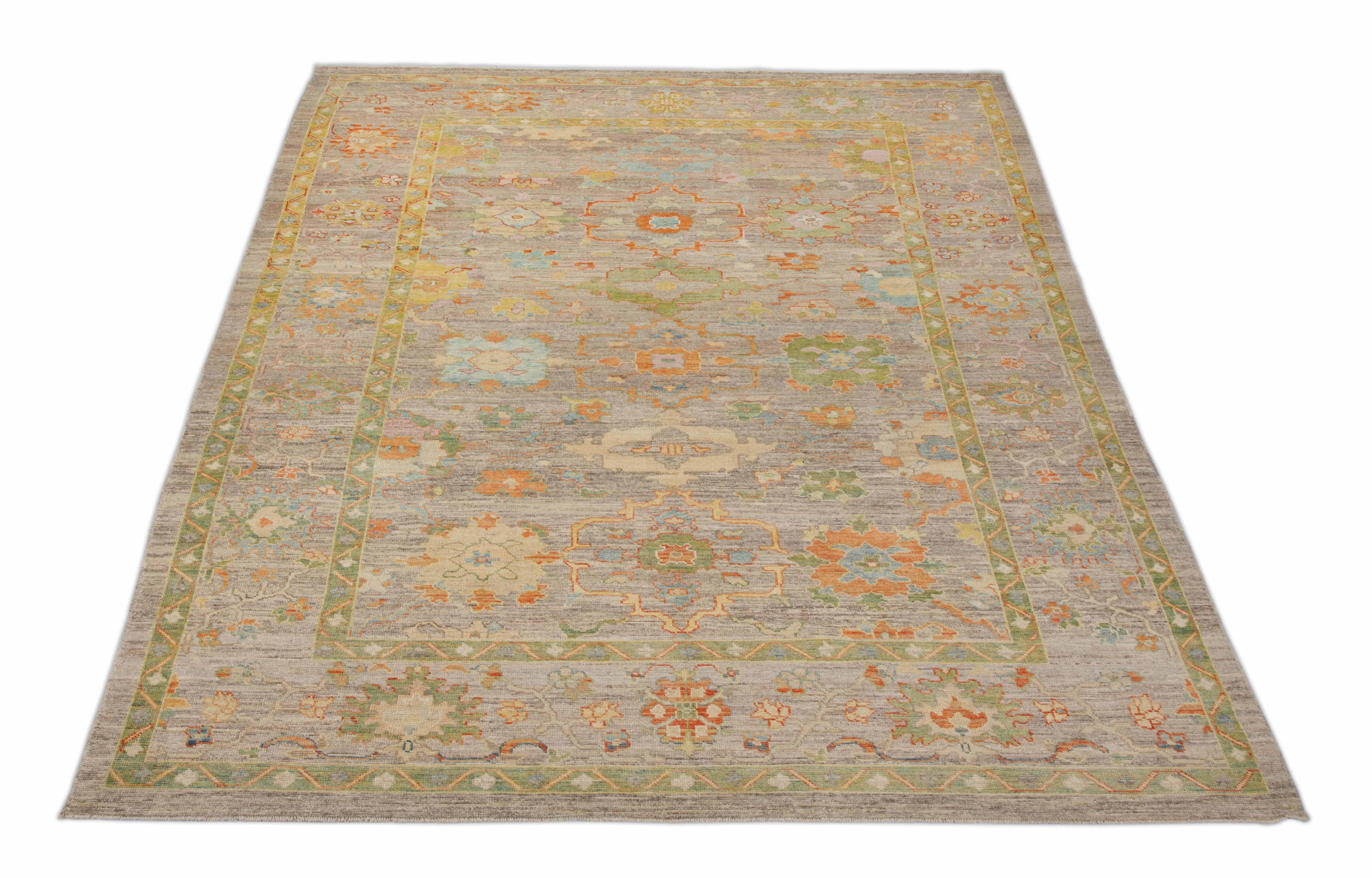 Alfombra turca contemporánea de tejido Oushak con detalles florales en tonos pastel en Excelente estado para la venta en Dallas, TX