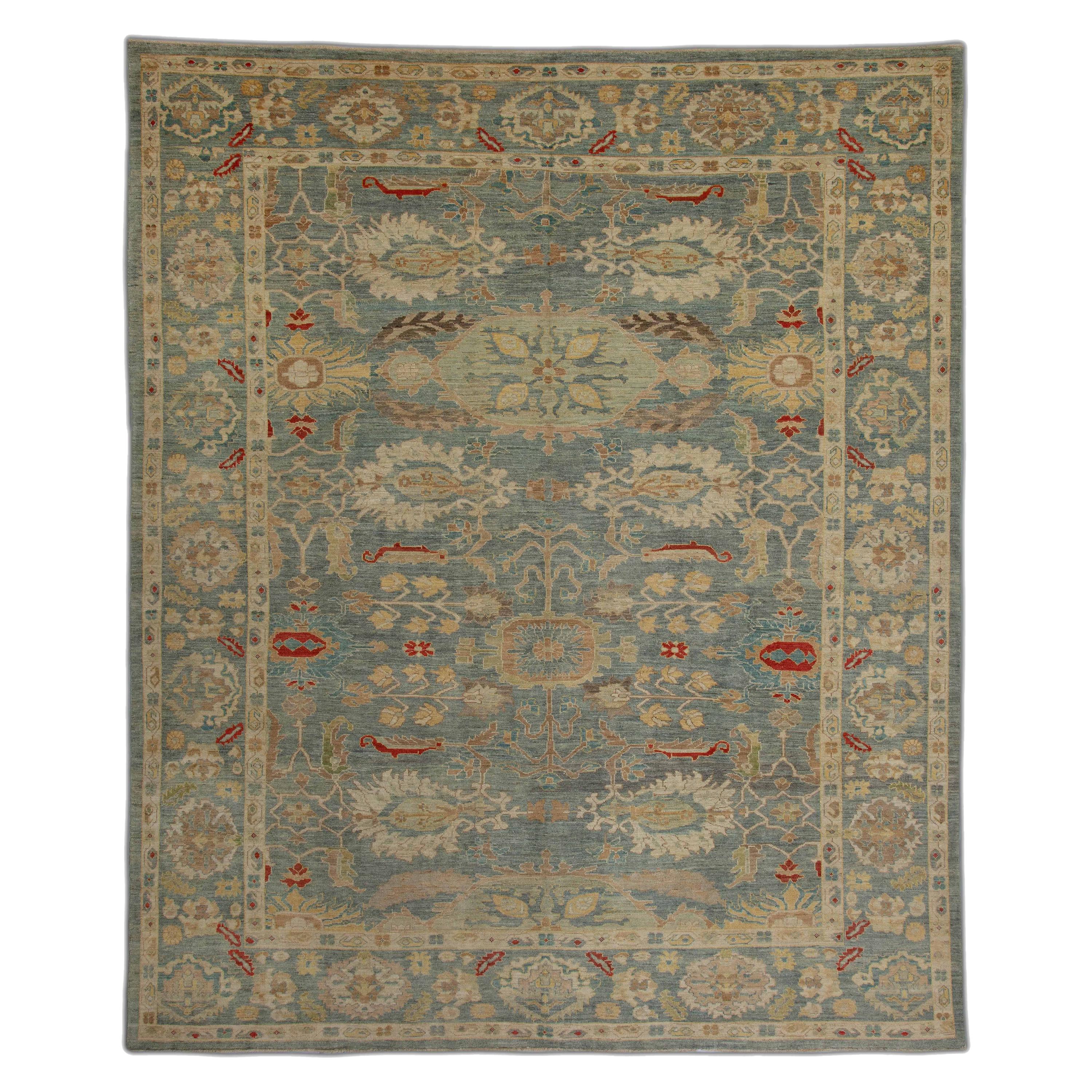 Zeitgenössischer türkischer Sultanabad-Teppich mit blauem Feld und Blumengarten-Details