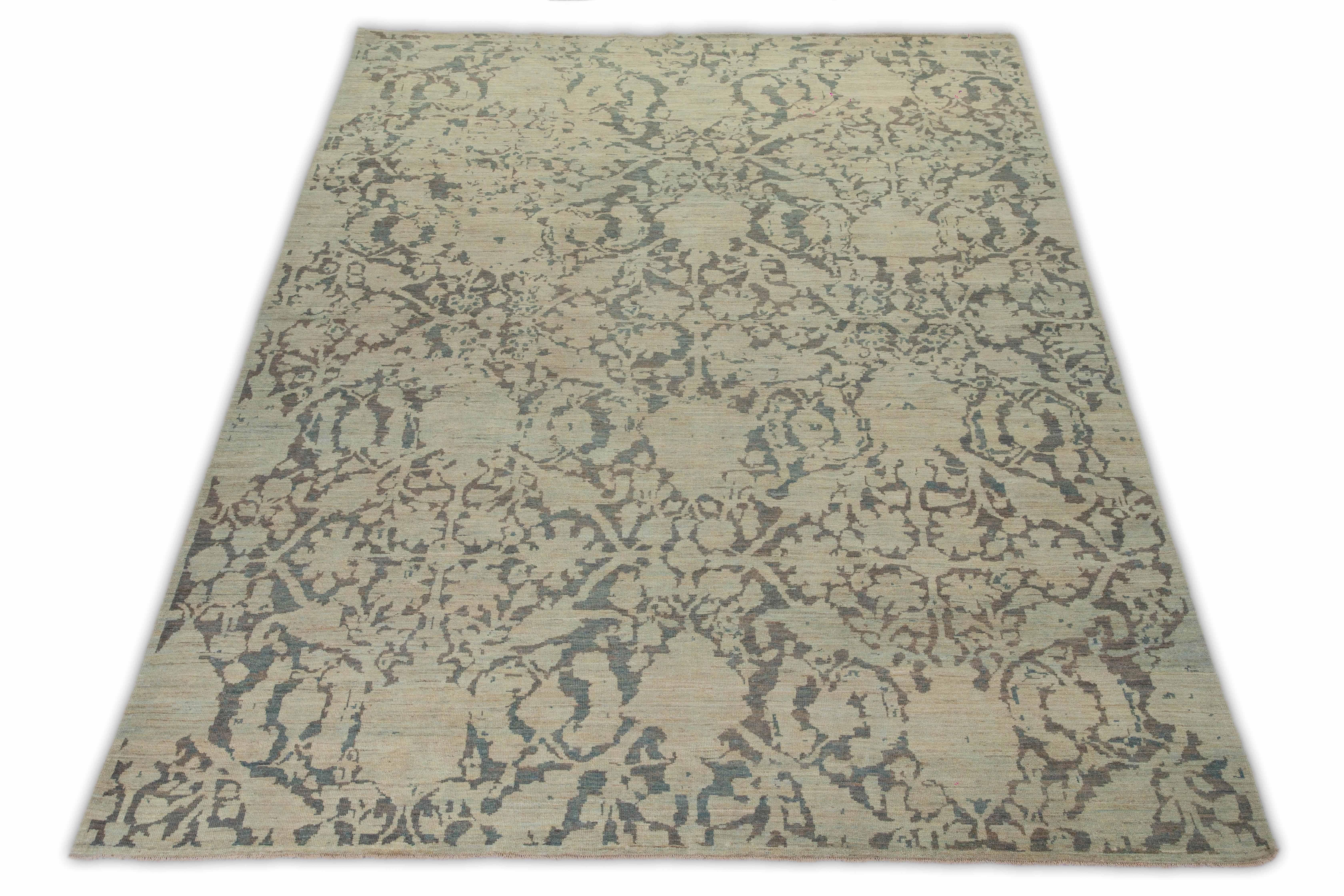 Hand-Woven Contemporary Turkish Rug Sultanabad Style with Large Flower Heads Design For Sale
