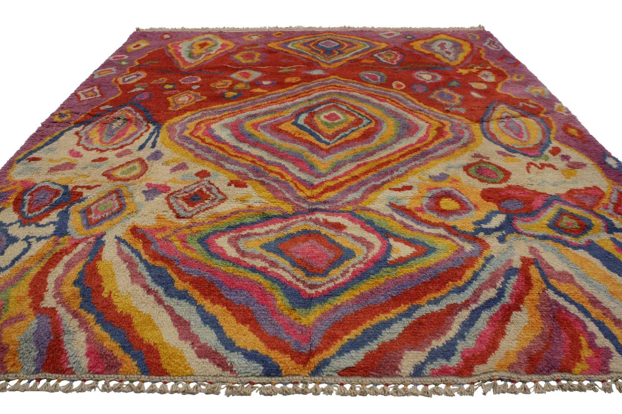 51877, modern Turkish Tulu Shag rug with contemporary abstract style. Highly stylish yet casually elegant, this modern Turkish Tulu Shag rug with a contemporary abstract style rug is ideal for nearly any stylish home. This abstract design has been