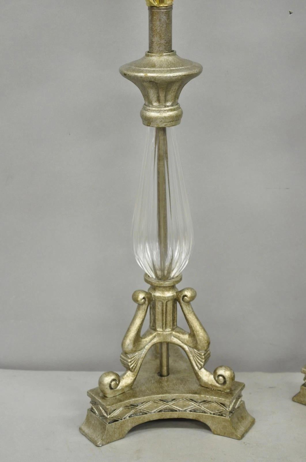 Paire de lampes de table contemporaines en verre et résine de style toscan et méditerranéen en vente 4
