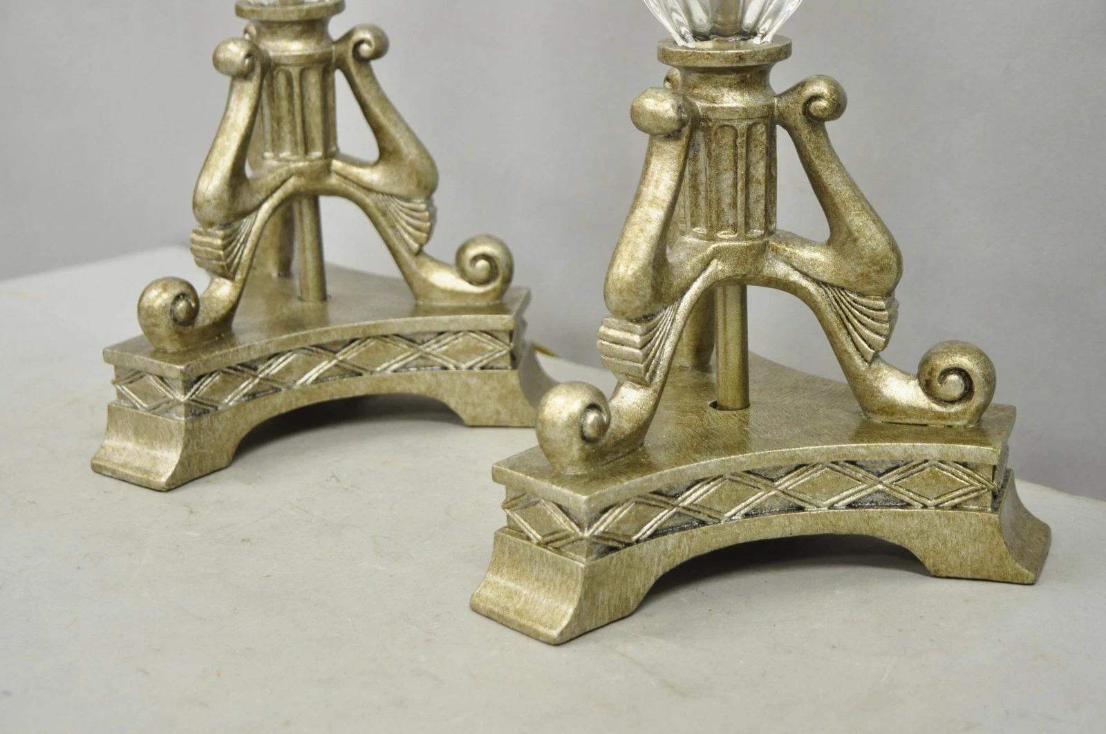 Paire de lampes de table contemporaines en verre et résine de style toscan et méditerranéen Bon état - En vente à Philadelphia, PA