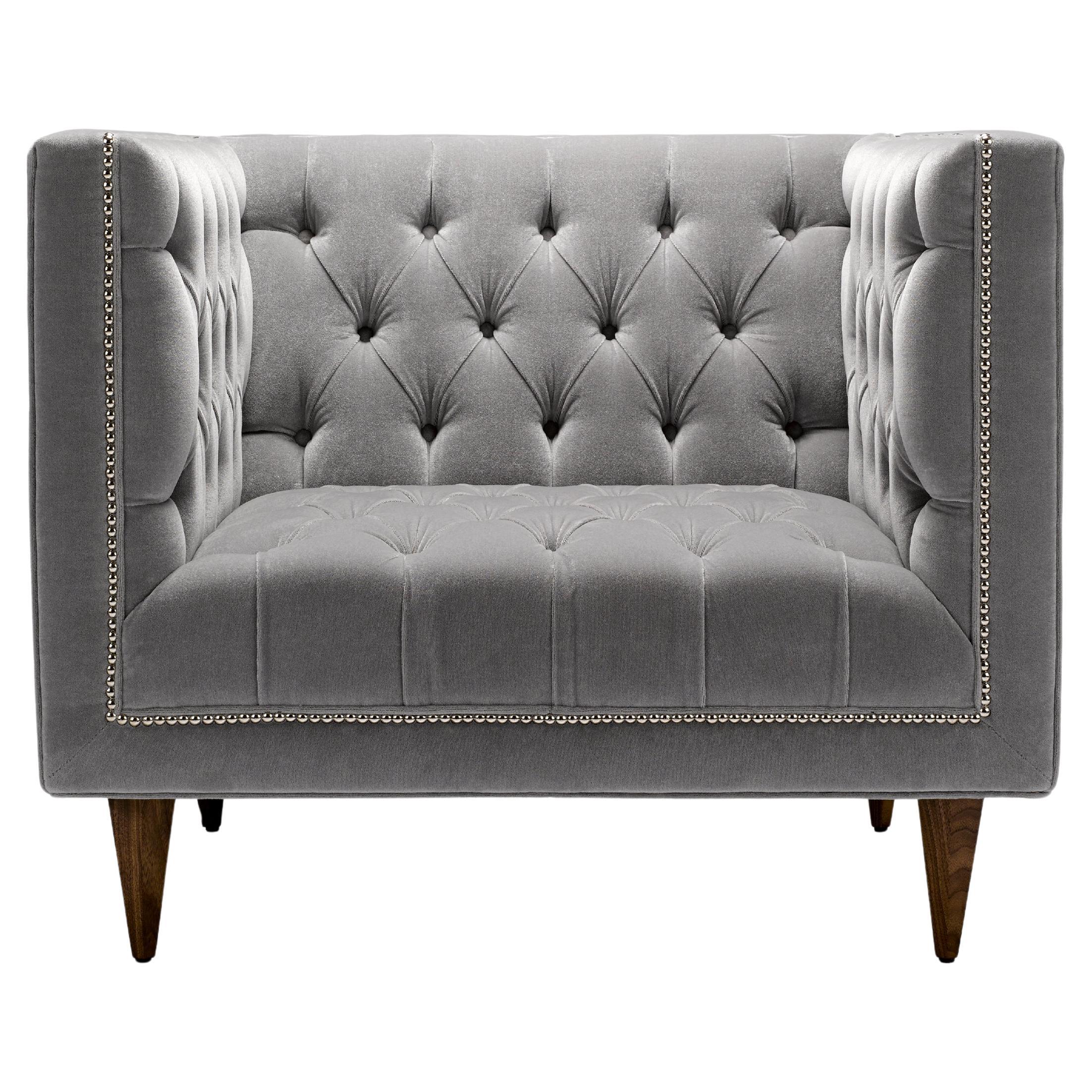 Sedia Tux contemporanea in velluto Mohair con gambe in noce o Oak