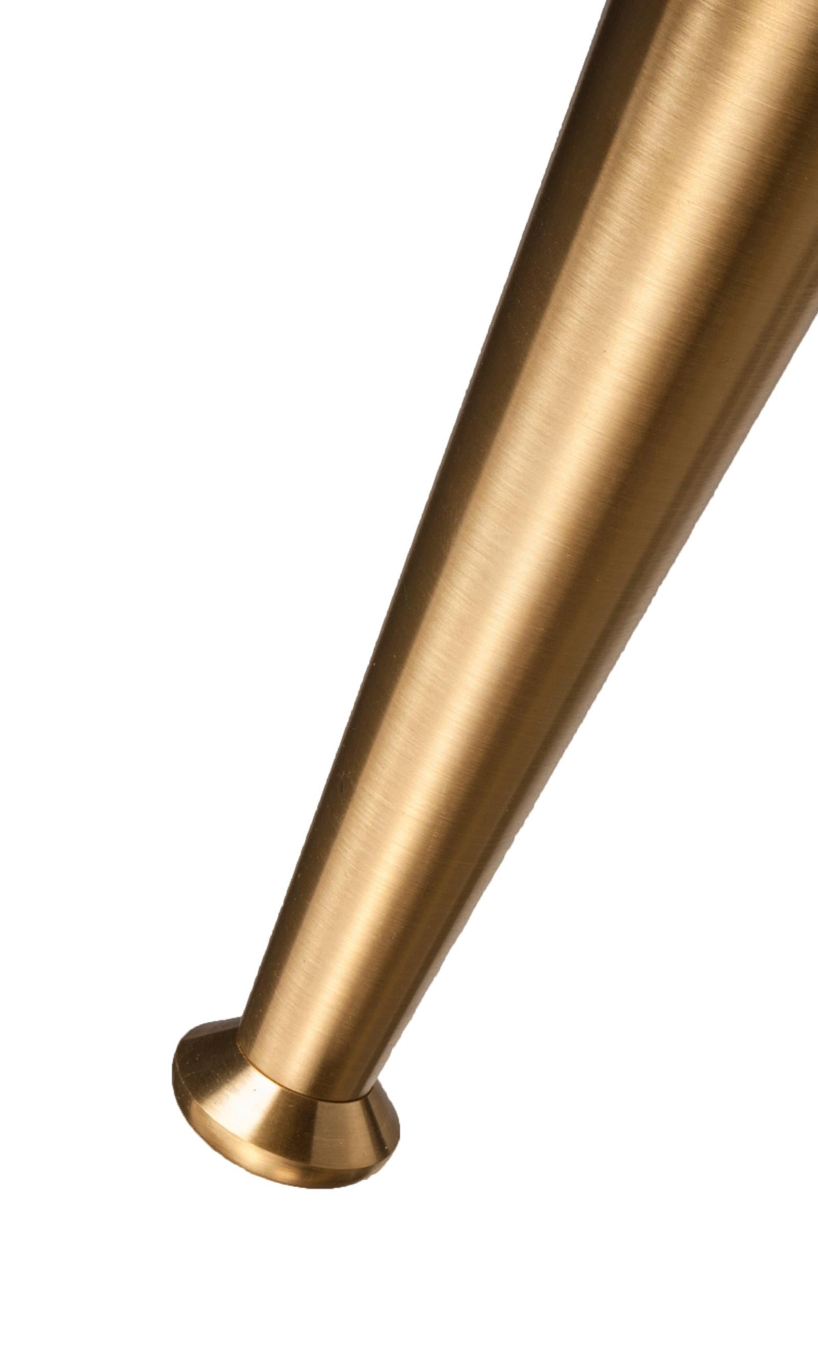 Chaise Tux Contemporary Edition Spéciale en laine Navy Melton avec pieds en laiton Neuf - En vente à Trowbridge, Wiltshire