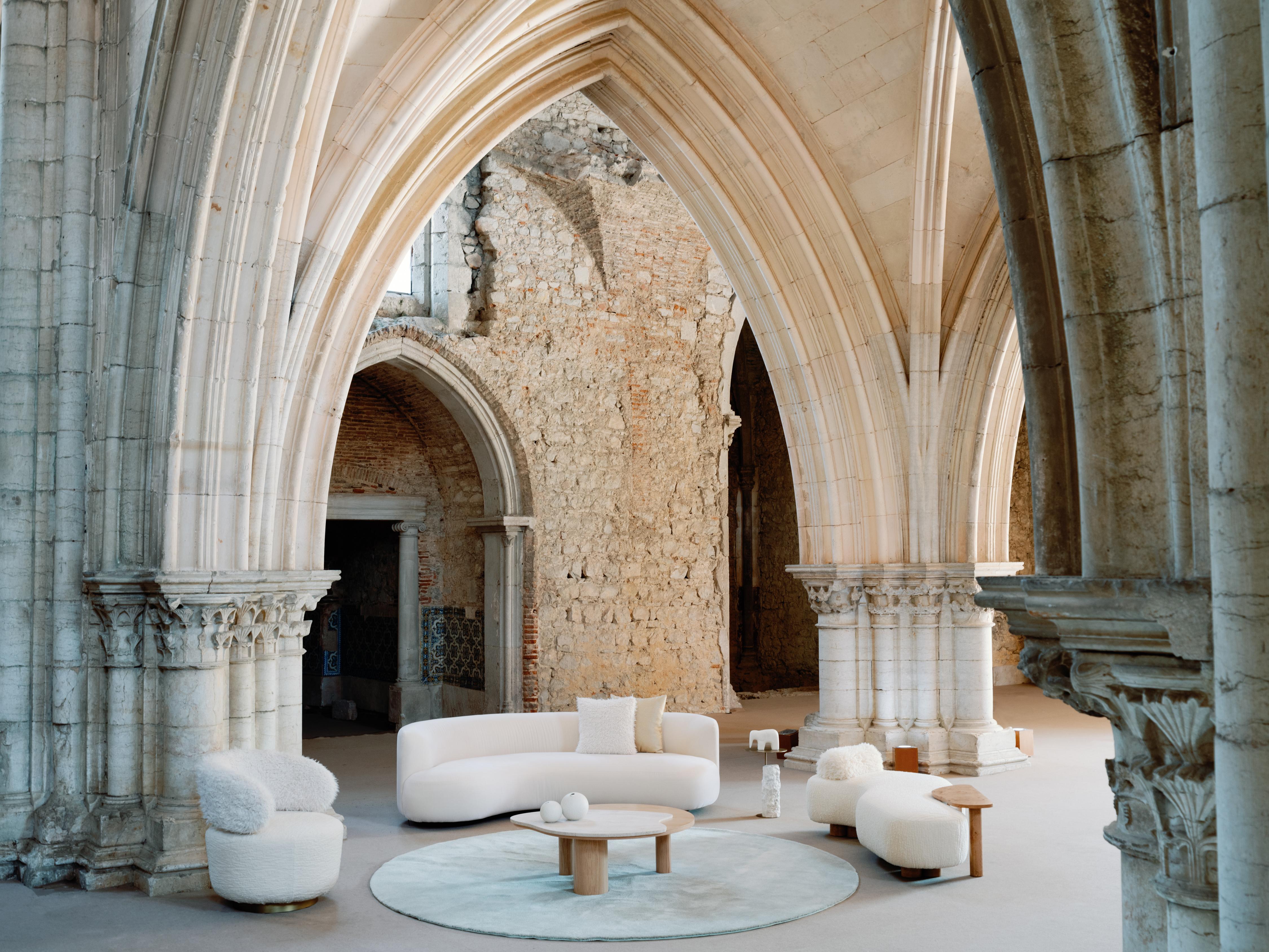 Canapé contemporain Twins Curved Sofa, Beige Wool Linen, Handmade by Greenapple en vente 10