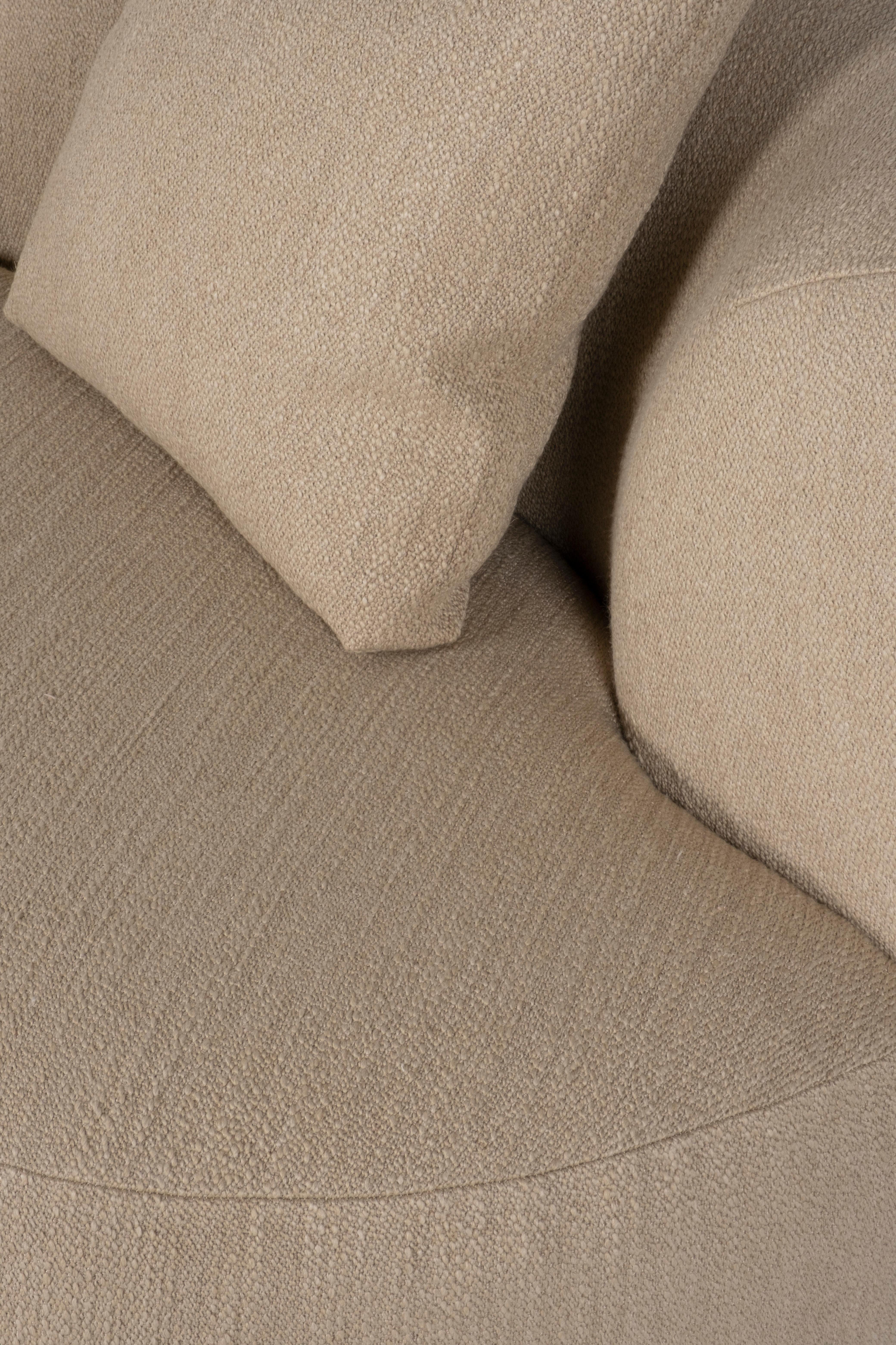 Tissu Canapé contemporain Twins Curved Sofa, Beige Wool Linen, Handmade by Greenapple en vente