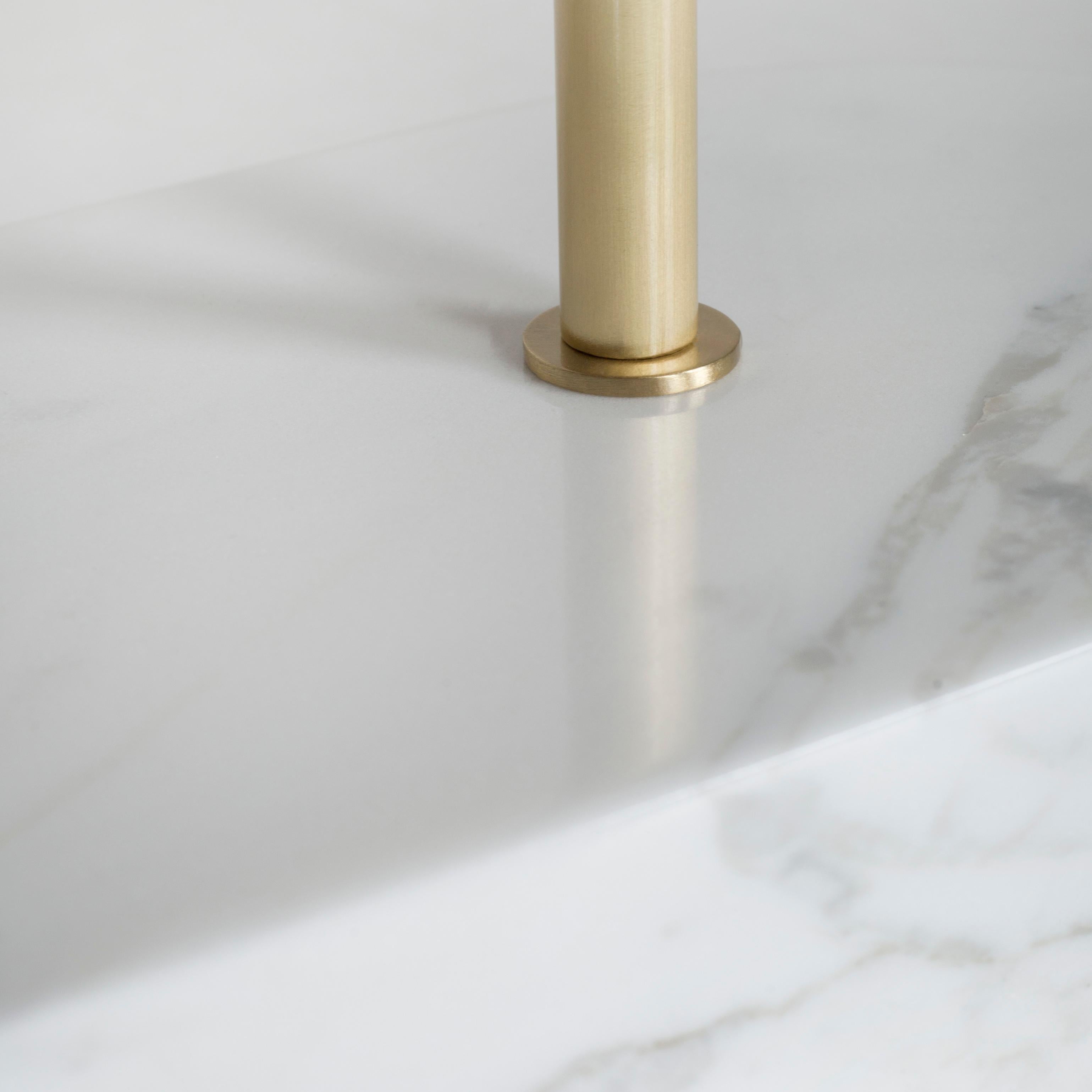 Lampe de table contemporaine à deux branches, en laiton marbré, faite à la main par Greenapple en vente 5