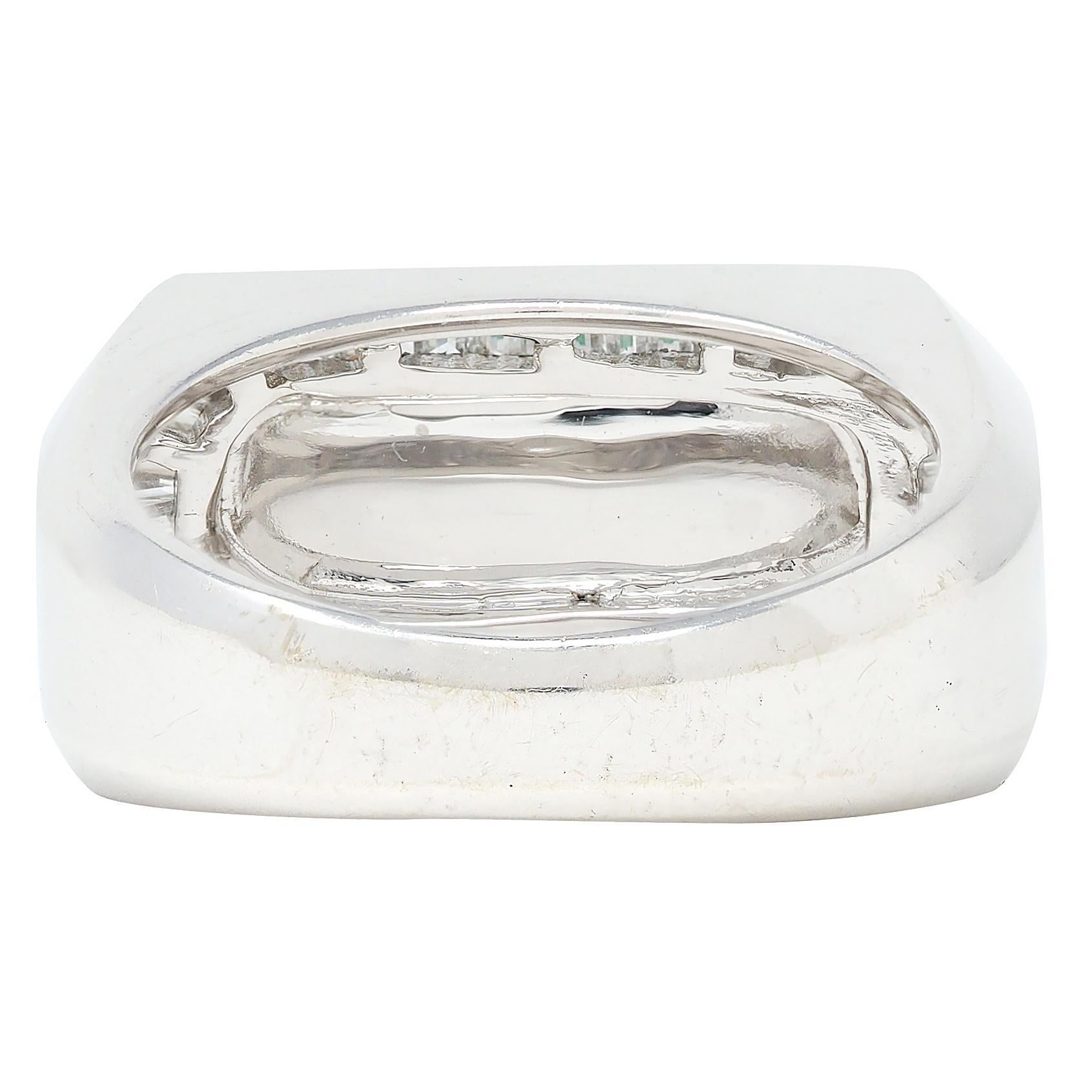 De las mujeres Anillo Halo Contemporáneo Tipo A Jadeíta Jade Diamante Oro Blanco 18 Kilates GIA en venta