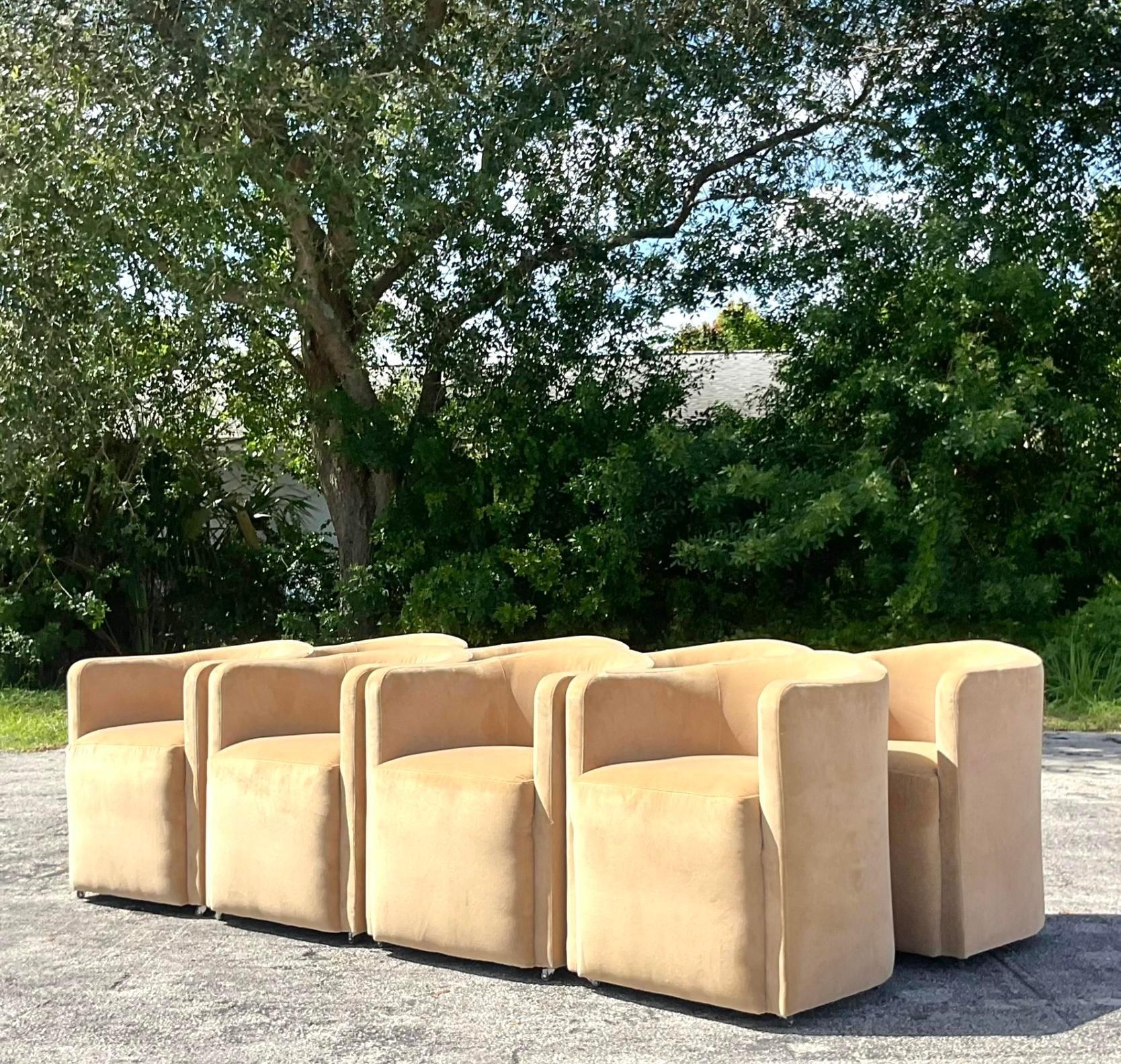 Contemporary Ultra Suede Dining Chairs auf Rollen - 8er Set (21. Jahrhundert und zeitgenössisch) im Angebot