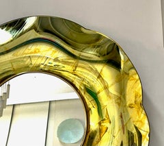 Espejo contemporáneo de cristal dorado hecho a mano 'Undulate' Dia. 40'' by Ghiró Studio