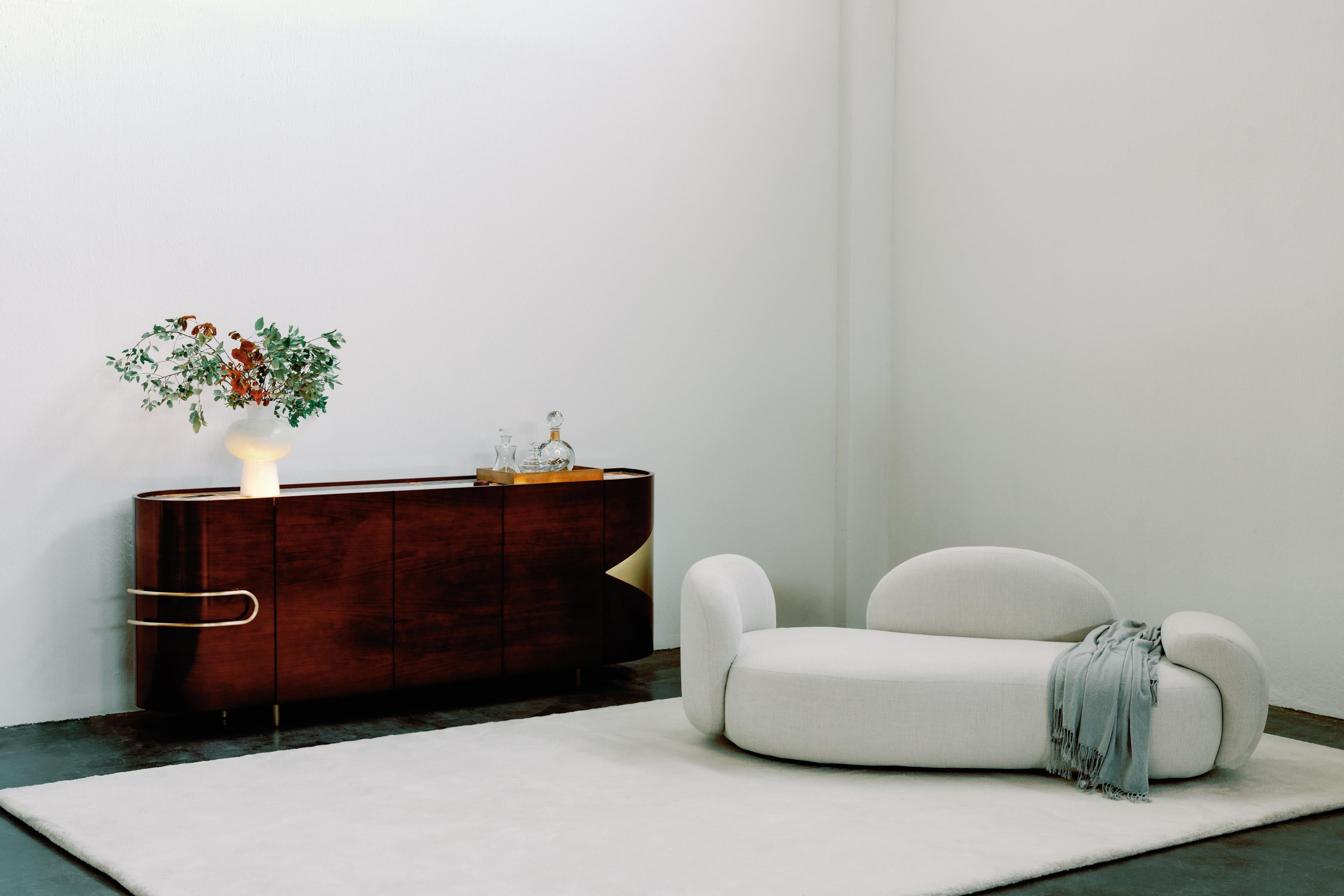 Canapé incurvé contemporain non fini, velours perlé, fait main par Greenapple en vente 7