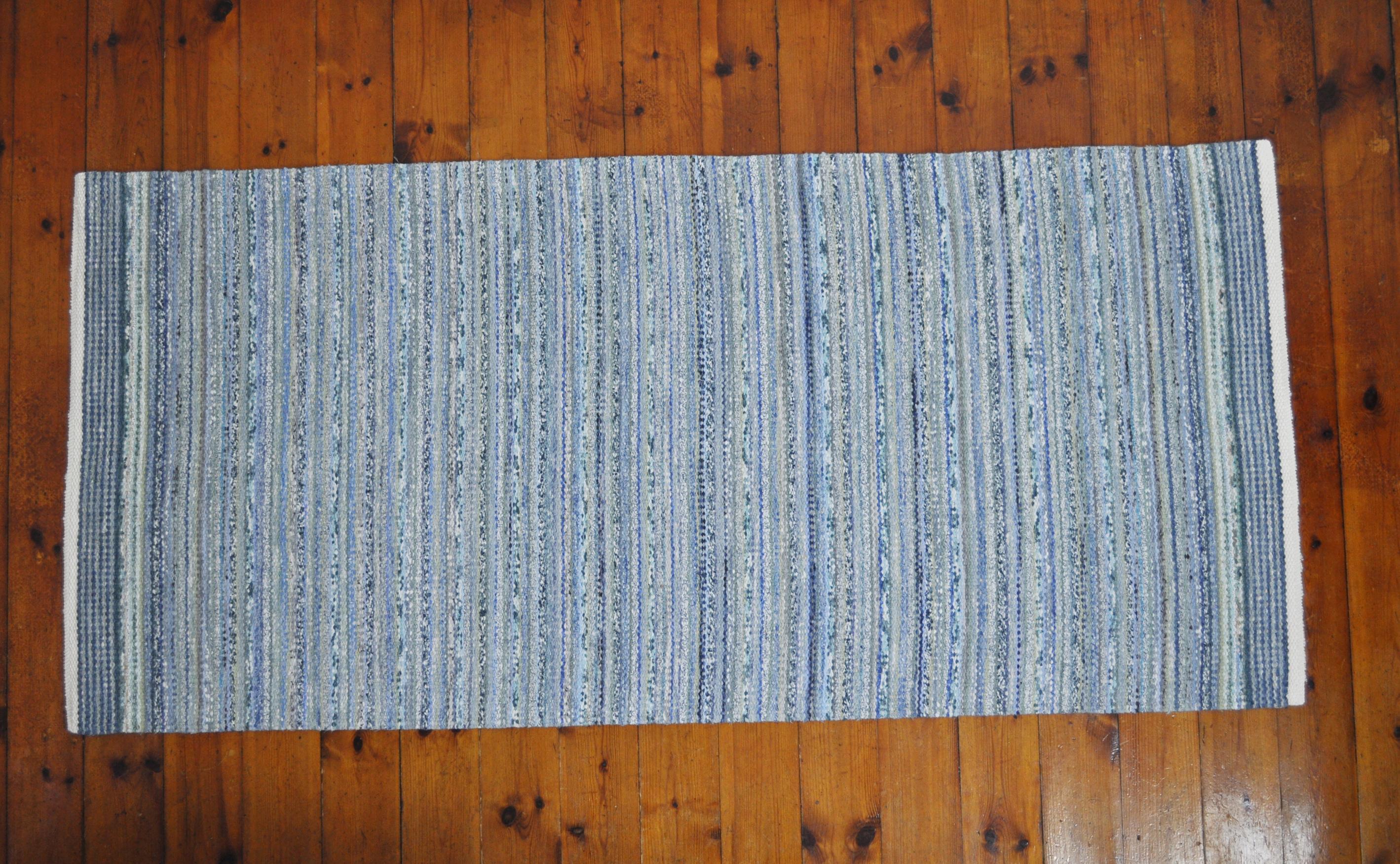 Unique Danish rug in recycled colored materials. Handwoven in the traditions of Scandinavian rugs. High quality craftsmanship by MB handwoven rugs. Can be washed without loosing color or shape.