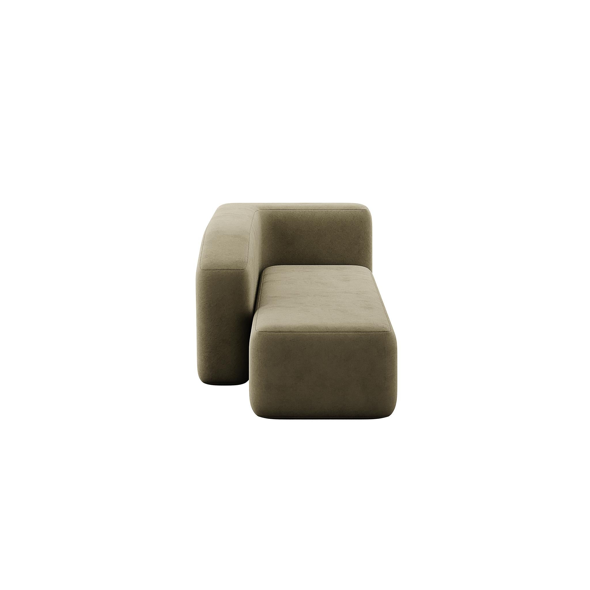 Européen Contemporary Customizable Chaise Longue Sofa Upholstered Green Forest Velvet en vente