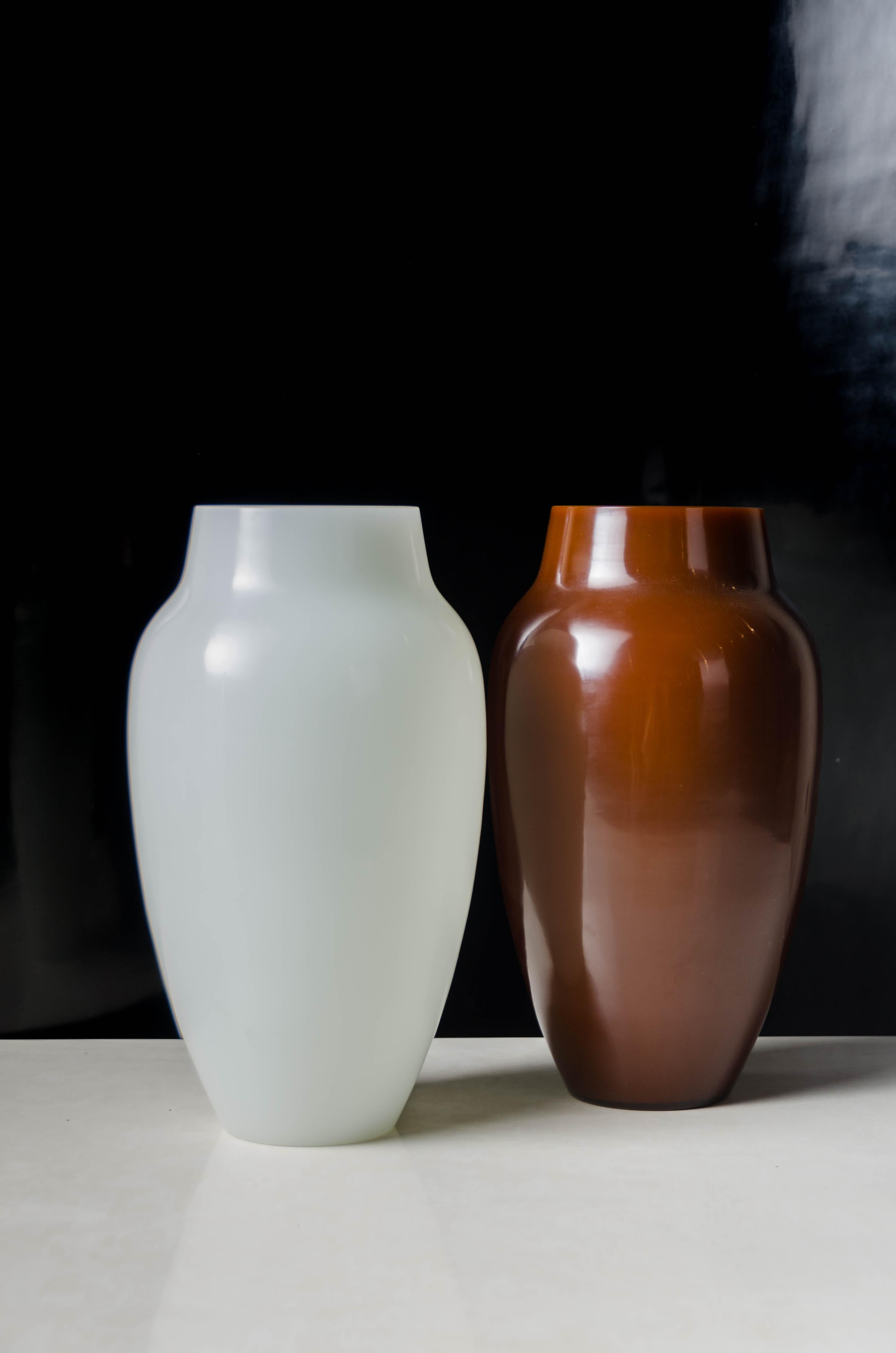 Minimalist Contemporary Urn Shape Vase in Bai Jade Peking Glass by Robert Kuo For Sale