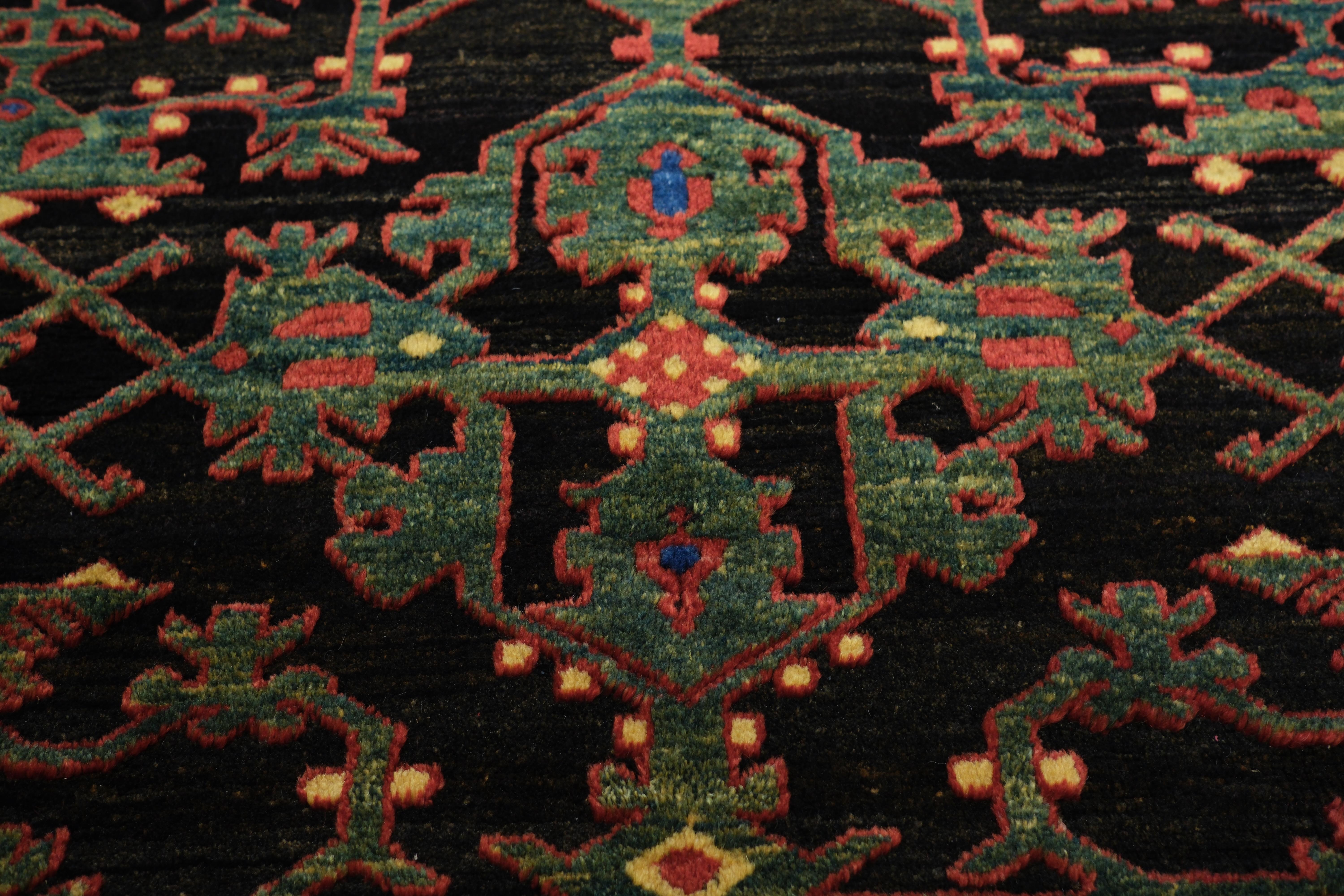 Zeitgenössischer Ushak-Teppich mit seldschukischen Blumenmotiven, handgewebt mit natürlichen Farbstoffen (Oushak) im Angebot