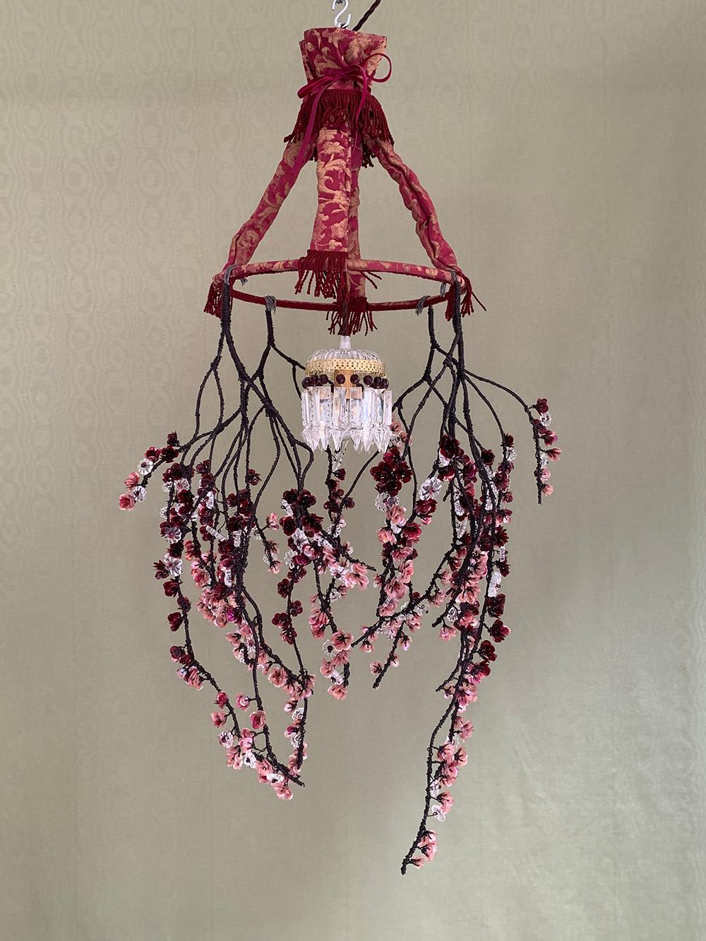 Haiku chandelier

A versatile chandelier entirely handmade in Italy by renowned artist and designer Valentina Giovando. It is inspired by Japanese culture and its female figures, as well as a tribute to Japanese poetry from XVII