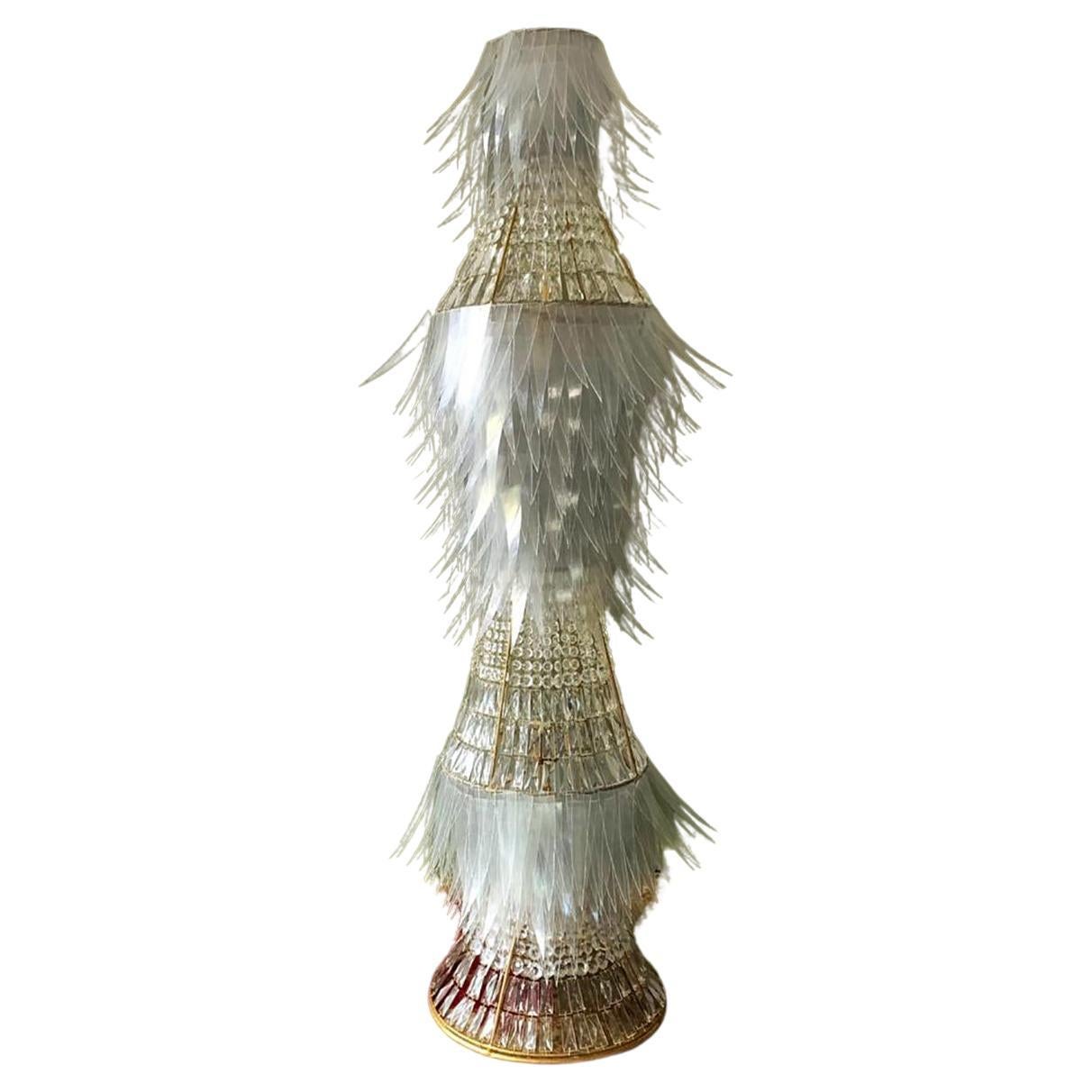 Zeitgenössische Valentina Giovando Stehlampe aus Glasfaser mit Kristallen in Weiß und Silber im Angebot