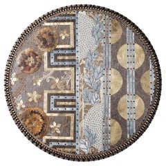 Table d'appoint contemporaine Valentina Giovando en bois de laiton tissu or argenté brun