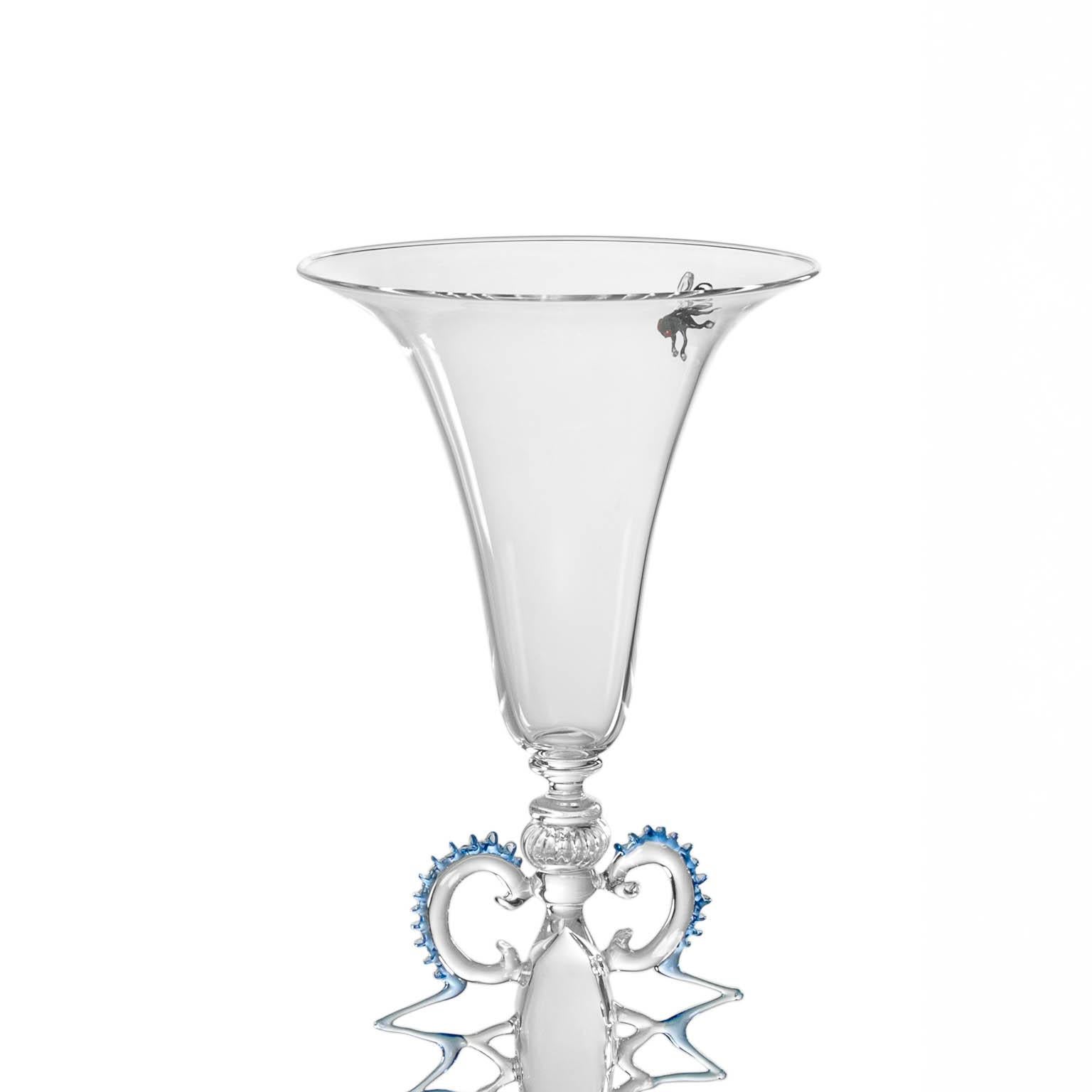 Vanità contemporanea soffiata a mano in vetro scolpito Decorativo ad ali svasate Blu In condizioni Nuovo in vendita a Camisano Vicentino, IT