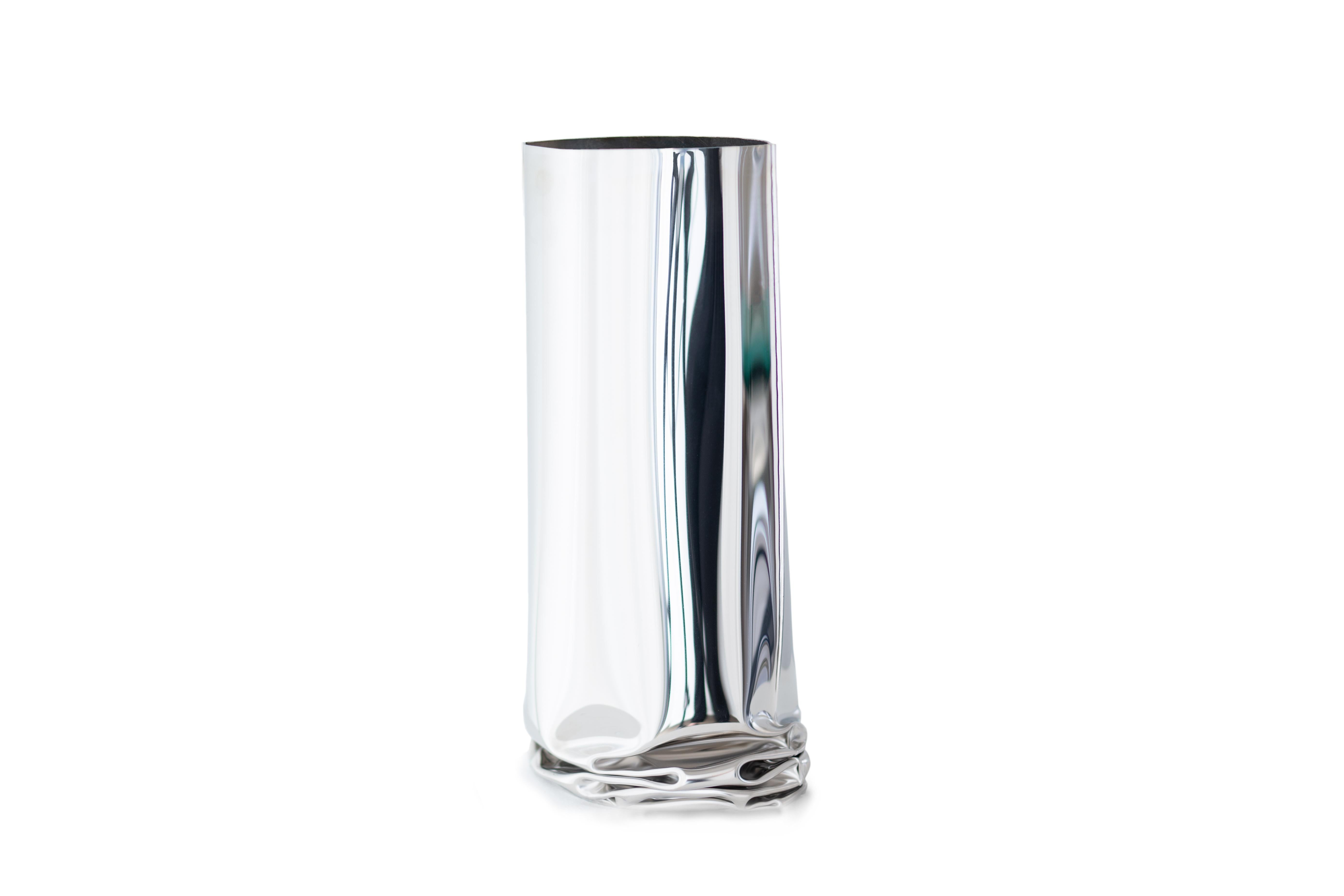 Vaso contemporaneo, 'Crash Vase' di Zieta, piccolo, acciaio inossidabile In condizioni Nuovo in vendita a Paris, IDF