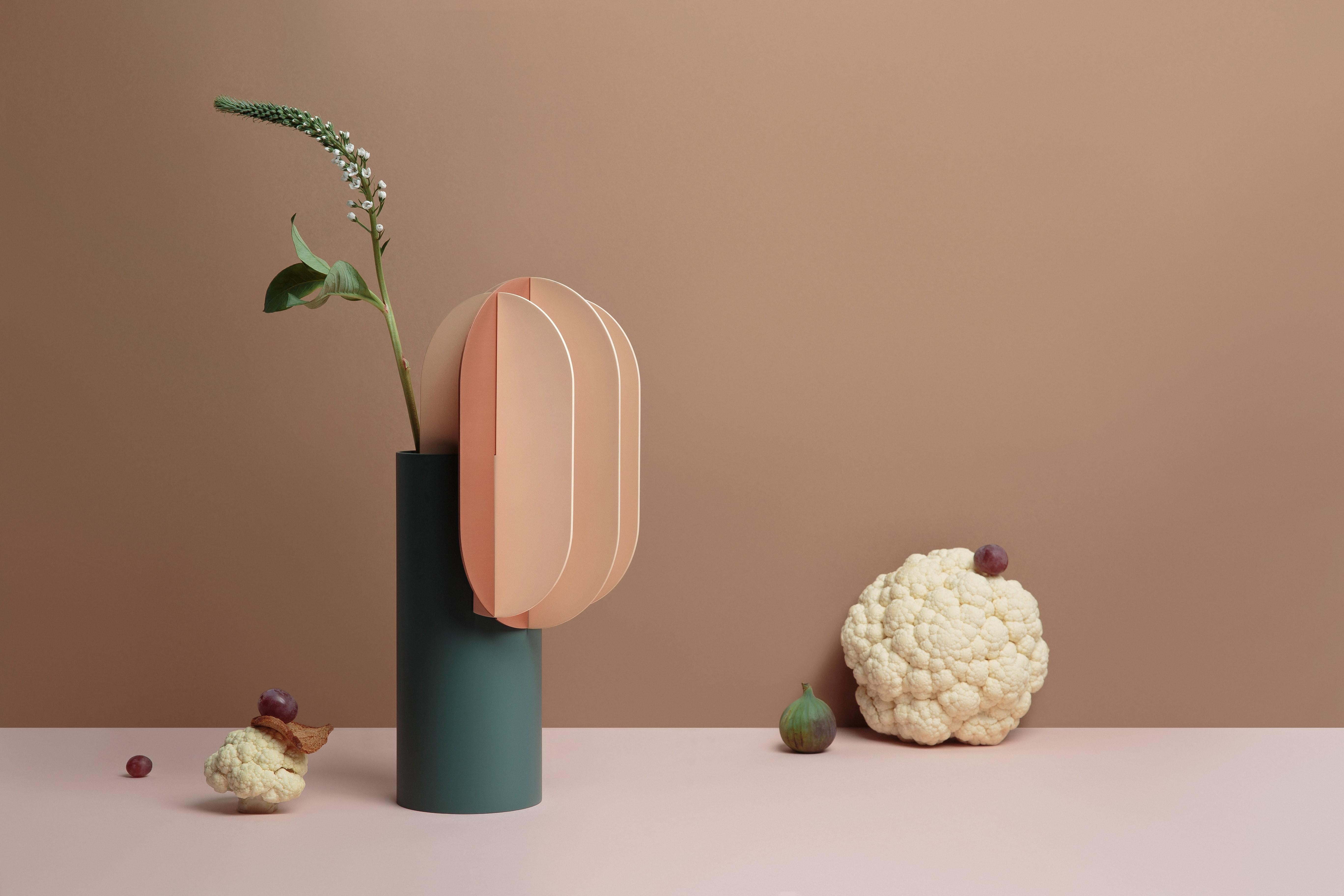 Rame Vaso contemporaneo 'Gabo CS10' di NOOM, rame e acciaio in vendita