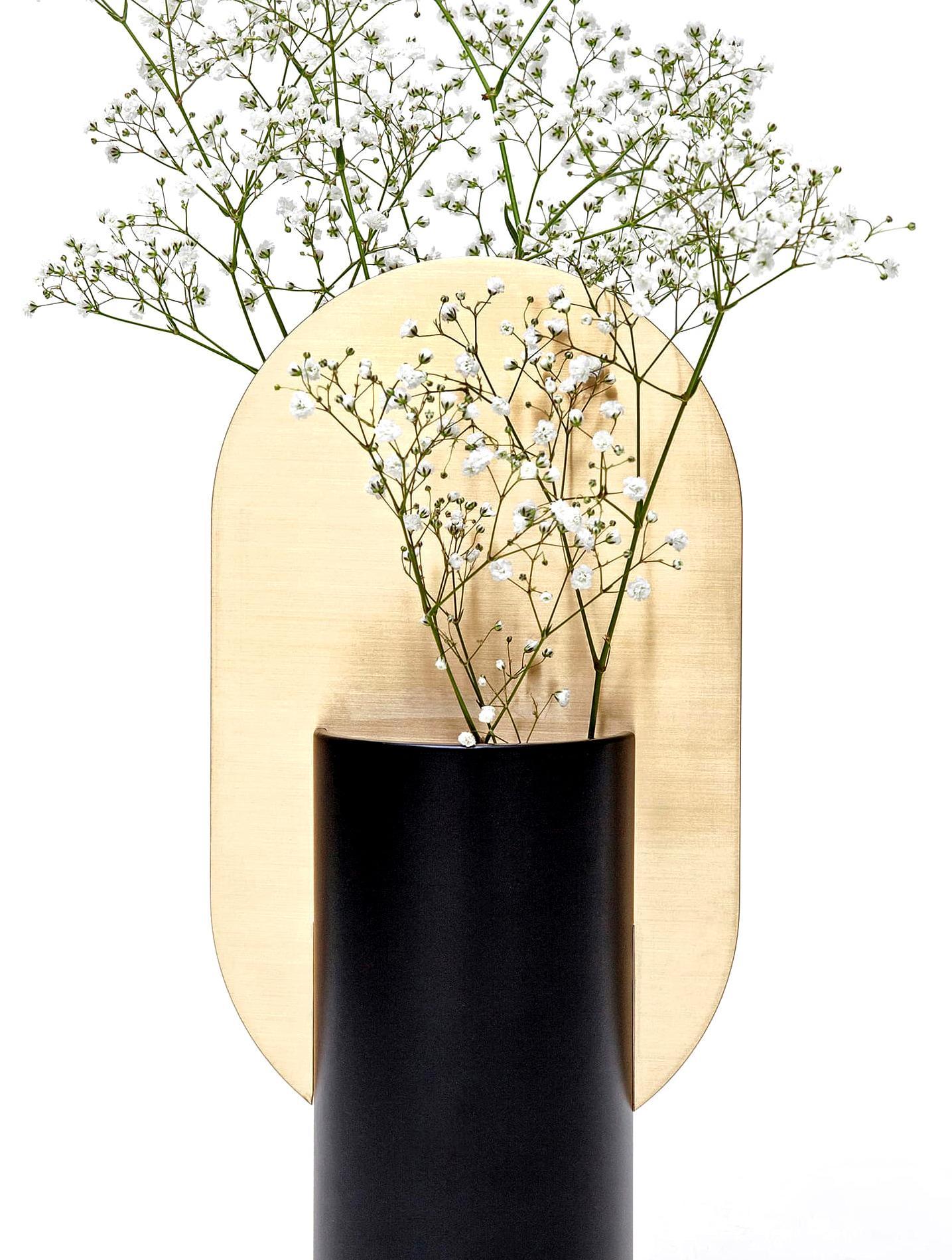 Contemporary Vase Genke CS1 by Noom in Brass and Steel For Sale 1